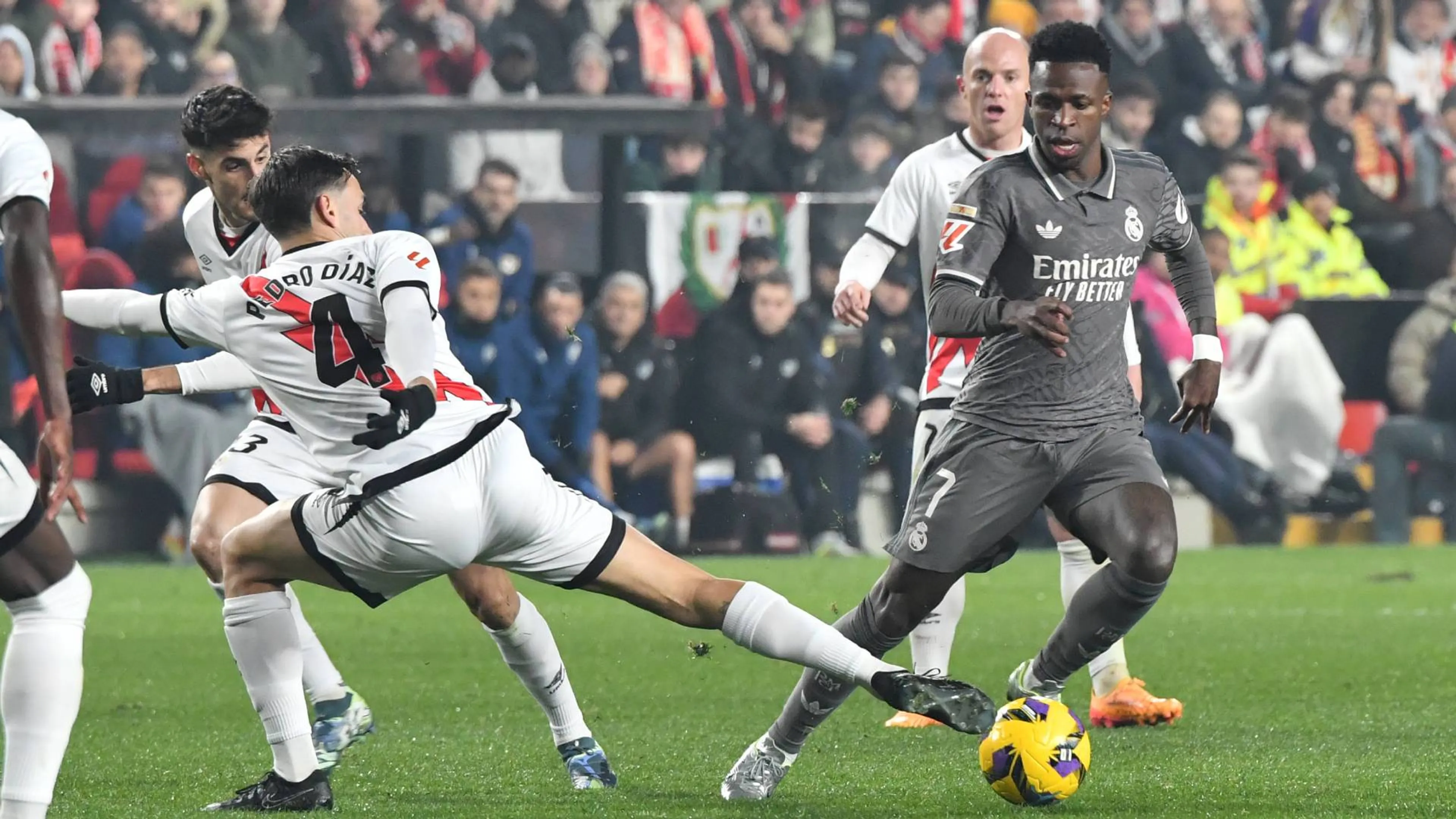 Copertina di Clamorosa protesta del Real Madrid contro gli arbitri: "Maniplazione della Liga"