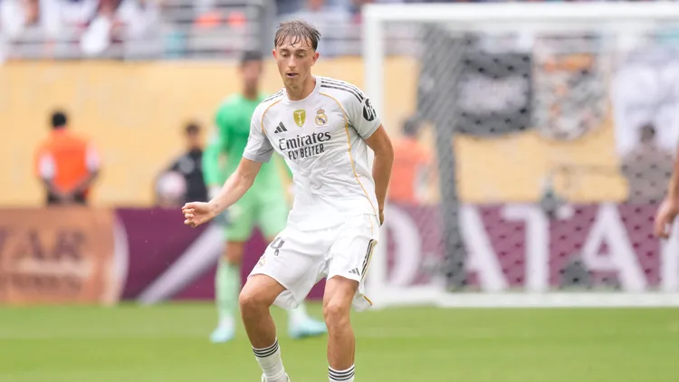 /images/r/e/a/real-madrid-cf-v-juventus-turin-round-of-16-fifa-club-world-cup-2025-dean-huijsen-centre-back-of-real-madrid-and-spain-during-the-fifa-club-world-cup-2025-round-of-16-match-between-real-madrid-cf-and-juventus-turin-at-hard-rock-stadium-on-july-1-2025-in-miami-gardens-united-states-miami-gardens-fl-united-states-copyright-xjosexbretonx-originalfilenamebretonhernandez-realmadr250701npuk9jpgjpg_1751570456266.jpg