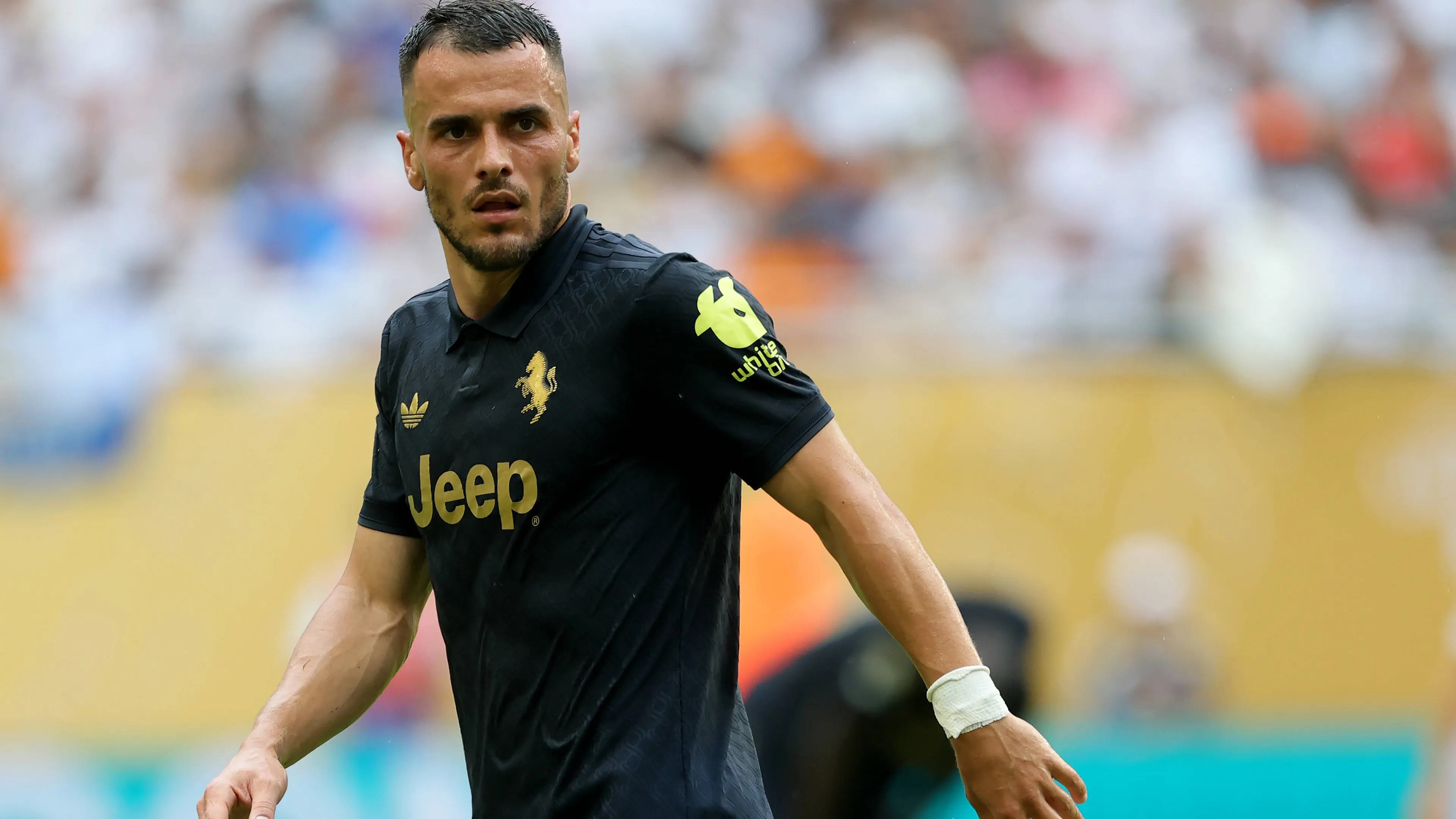 Juventus, Kostic nel mirino dell'Olympiakos. La volontà dell'esterno serbo