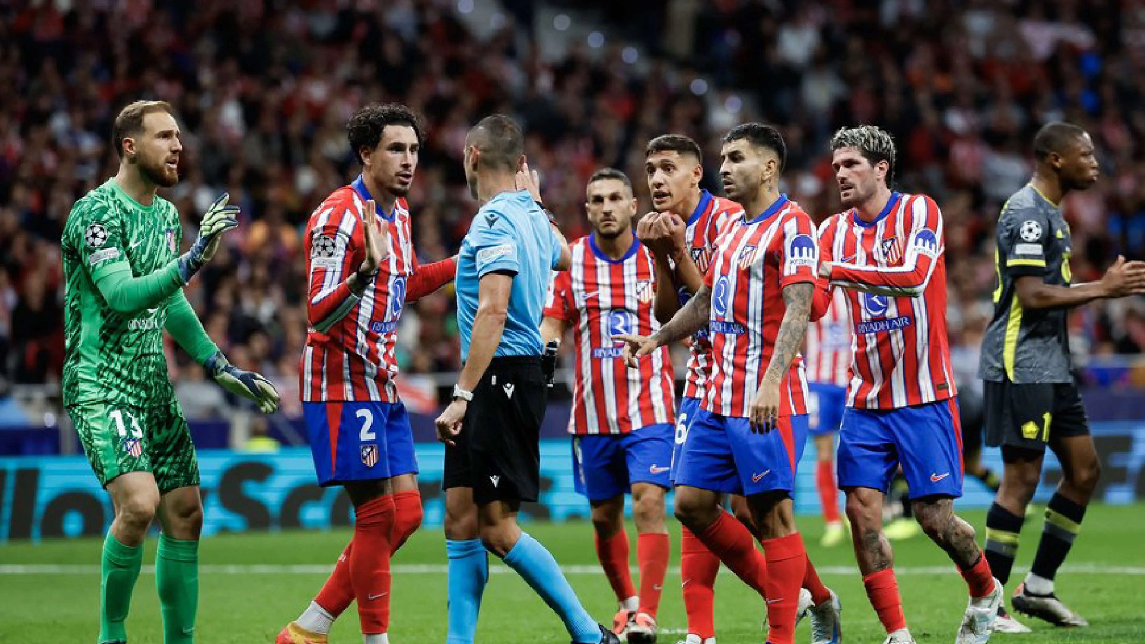 L'Atletico furioso con arbitro e Var italiani: reclamo alla Uefa per l'assurdo rigore dato al Lille