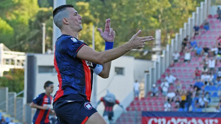 /images/r/e/g/reggina-1914-fc-sudtirol-11-september-2022-crotone-serie-c-championship-3th-day-crotone-ezio-scida-stadium-fc-crotone-ss-monopoli-in-pic-vladimir-golemic-salerno-stadio-arechi-salerno-italy-copyright-xandreaxrositox-dsc4437jpg_1754072272654.jpg