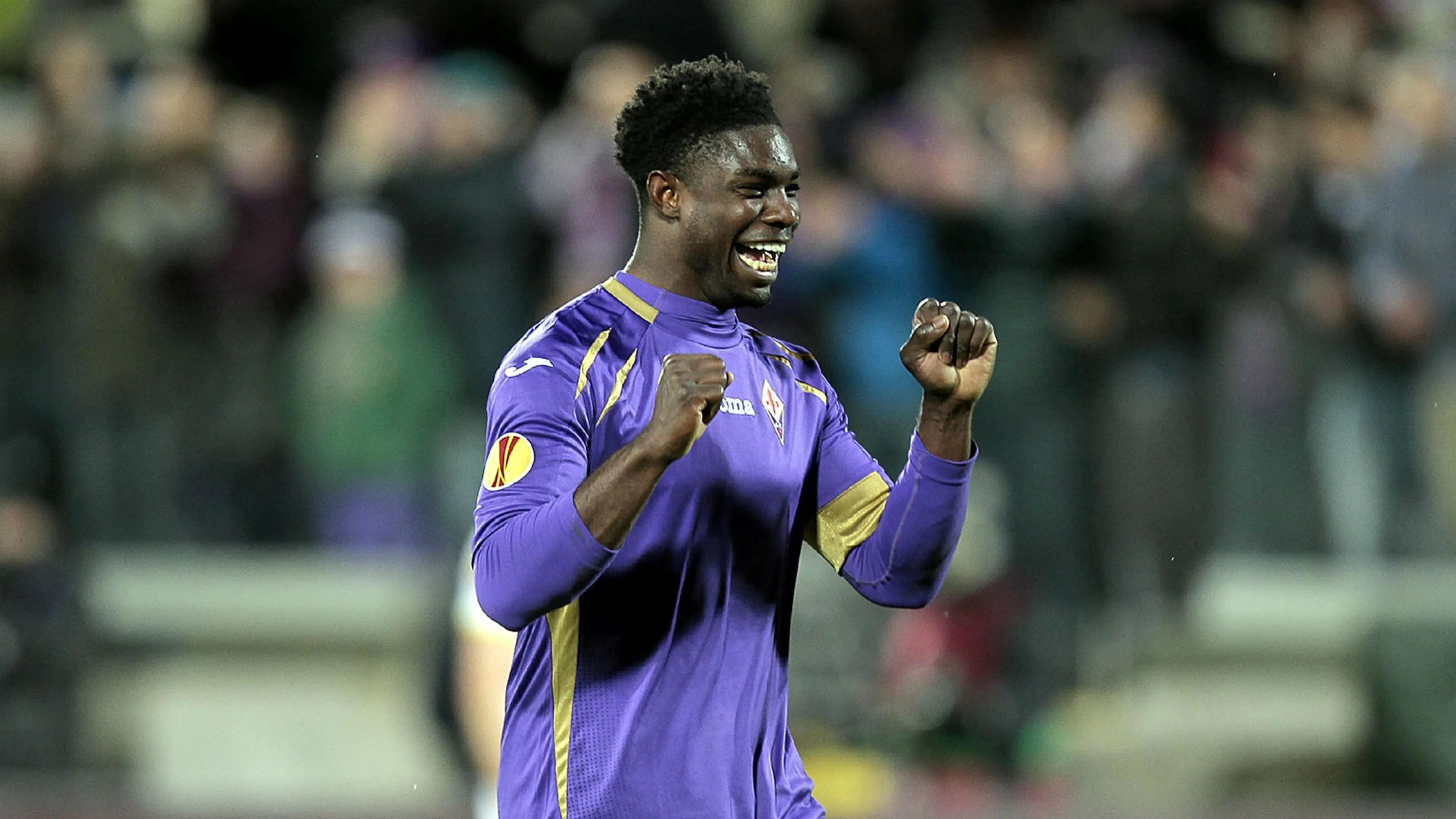 Copertina di Ferrari e case di lusso: Micah Richards racconta la vita da calciatore