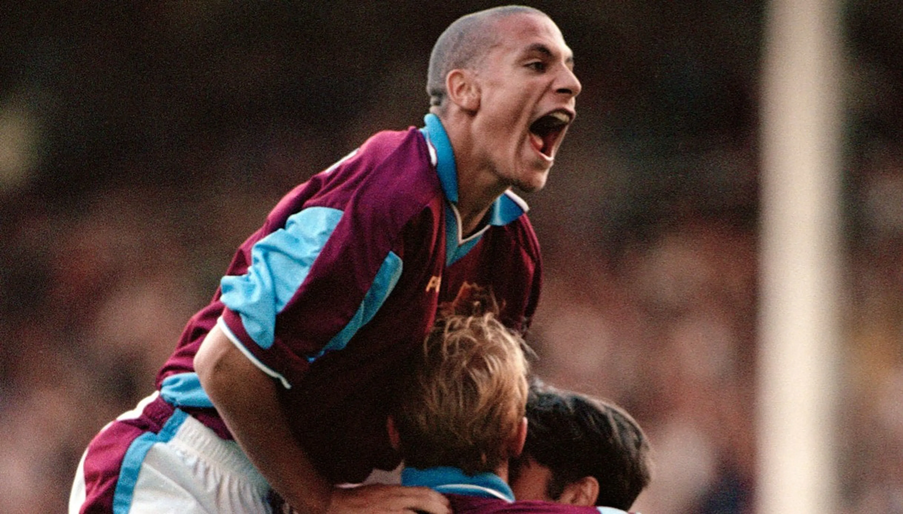 Copertina di Rio Ferdinand: “Bevevo troppo. I ricordi della mia carriera sono confusi”