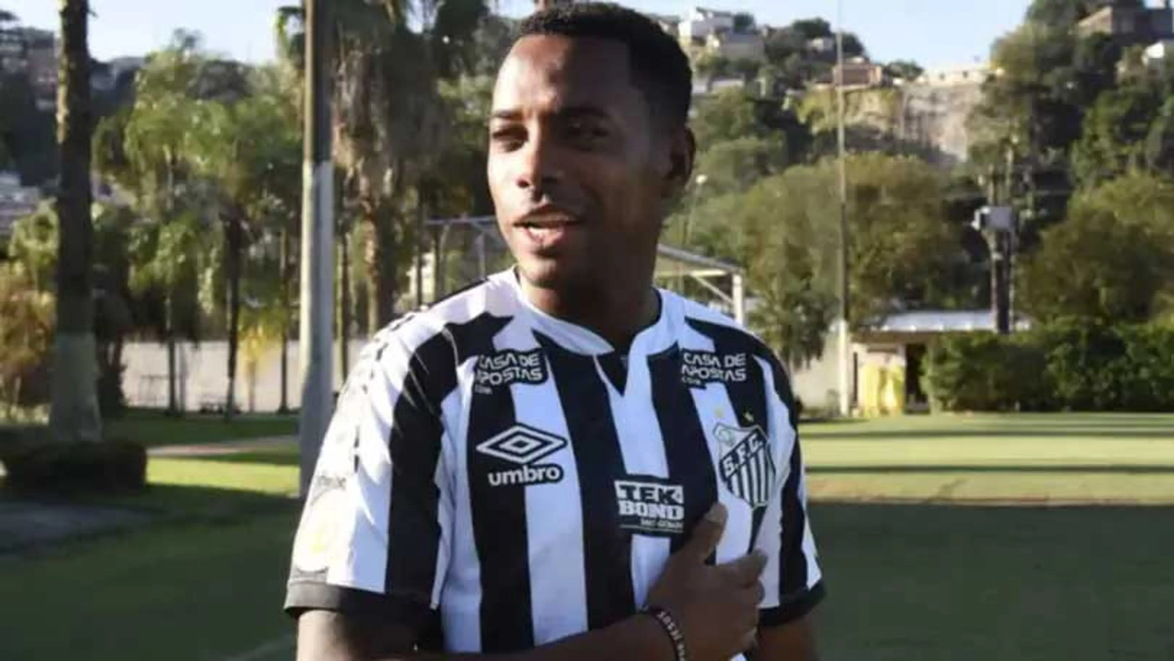 Copertina di Caso Robinho, Procura di Milano chiede mandato d’arresto internazionale per violenza sessuale