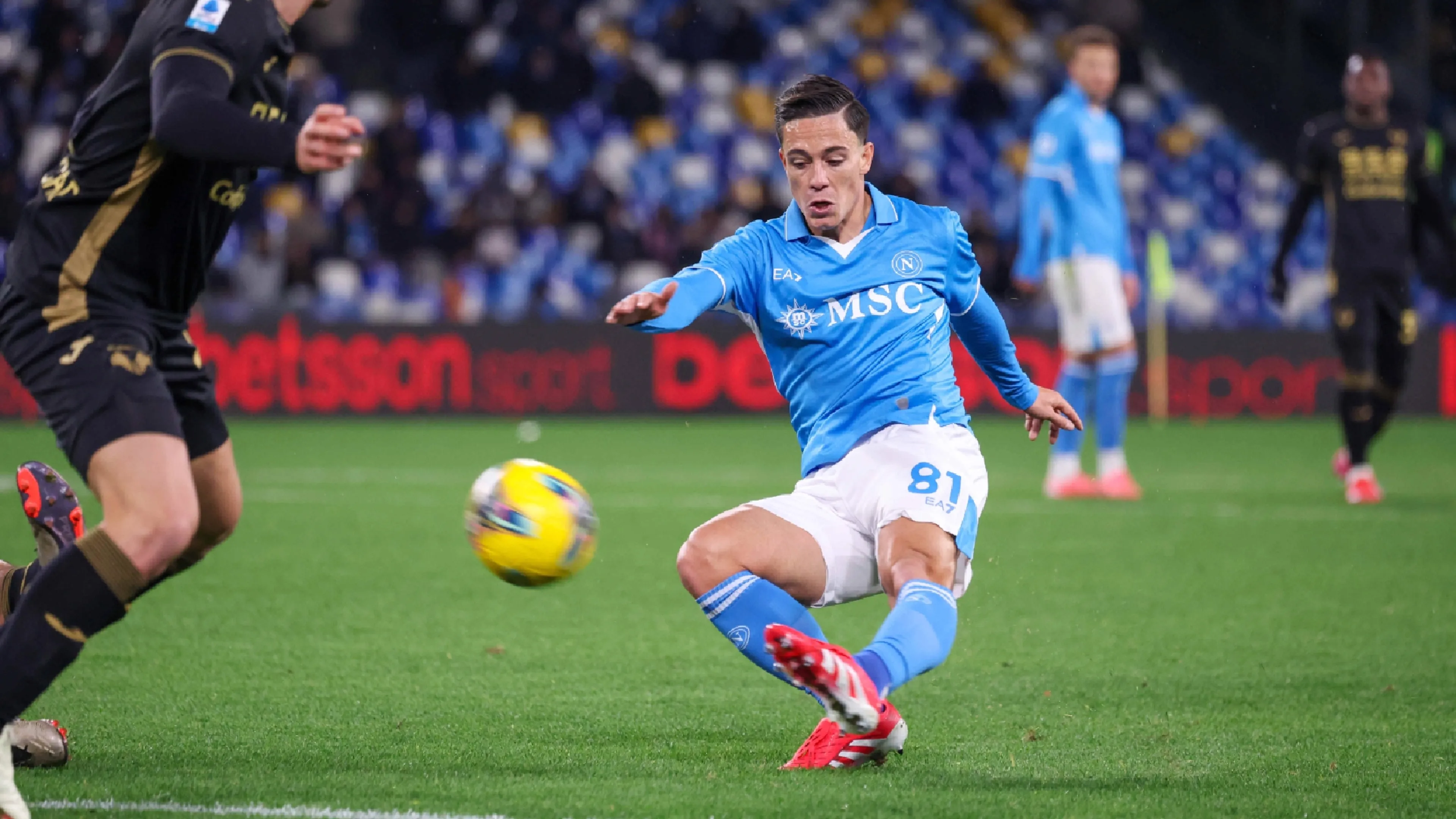 Copertina di La Roma bussa (di nuovo) a casa Napoli: nel mirino dei giallorossi ancora una volta c'è Raspadori