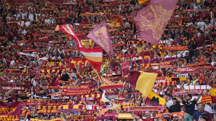 /images/r/o/m/rome-italy-september-14-supporters-of-as-roma-during-the-serie-a-match-between-as-roma-and-torino-fc-in-rome-italy-copyright-xfotoagenziaxjpg_1758700609519.jpg