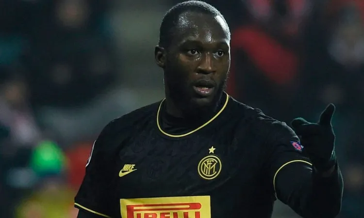 /images/r/o/m/romelu-lukaku-scores-250th-career-goal-as-inter-milan-recover-from-var-controversy-to-beat-slavia-prague-2.jpg