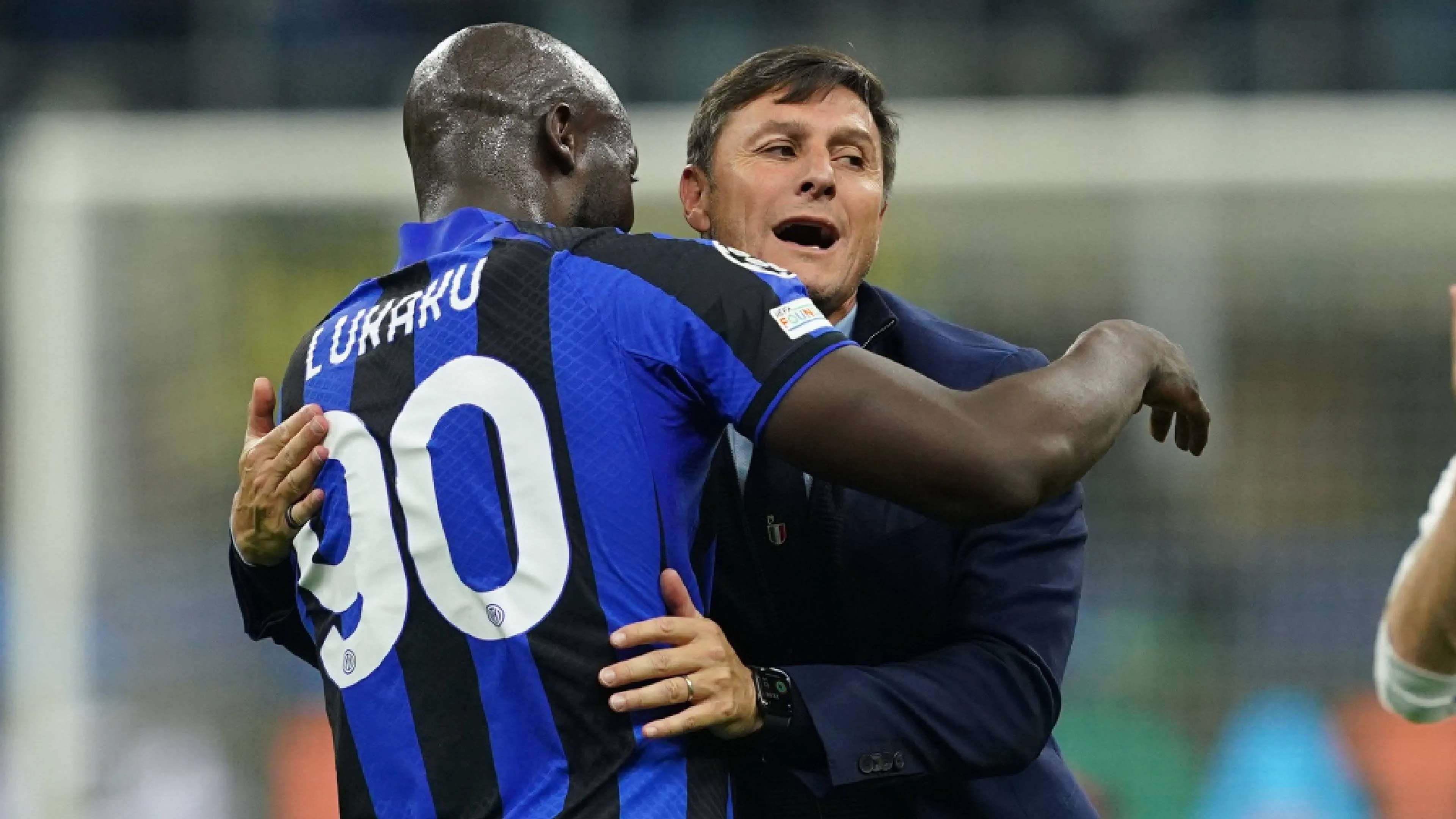 romelu-lukaku-zanetti-abbraccio-inter