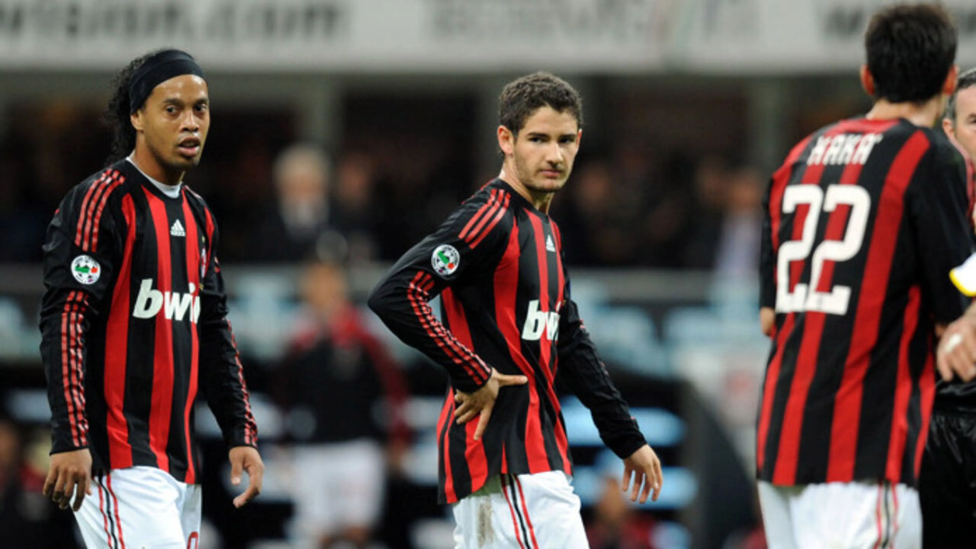 Copertina di Il primo matrimonio di Pato finì a causa di…Ronaldinho