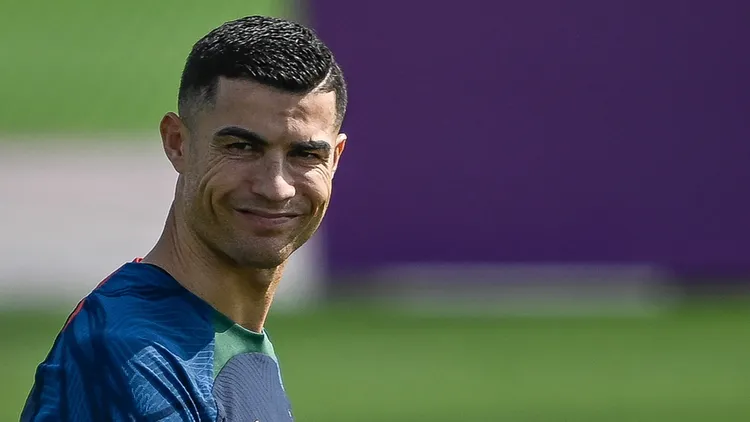 /images/r/o/n/ronaldo-al-nassr.jpg