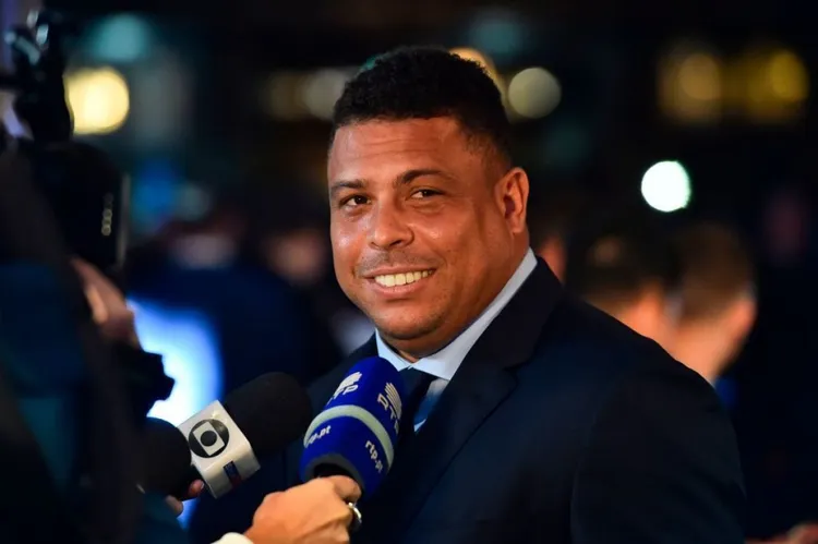 /images/r/o/n/ronaldo-fenomeno-1.jpg