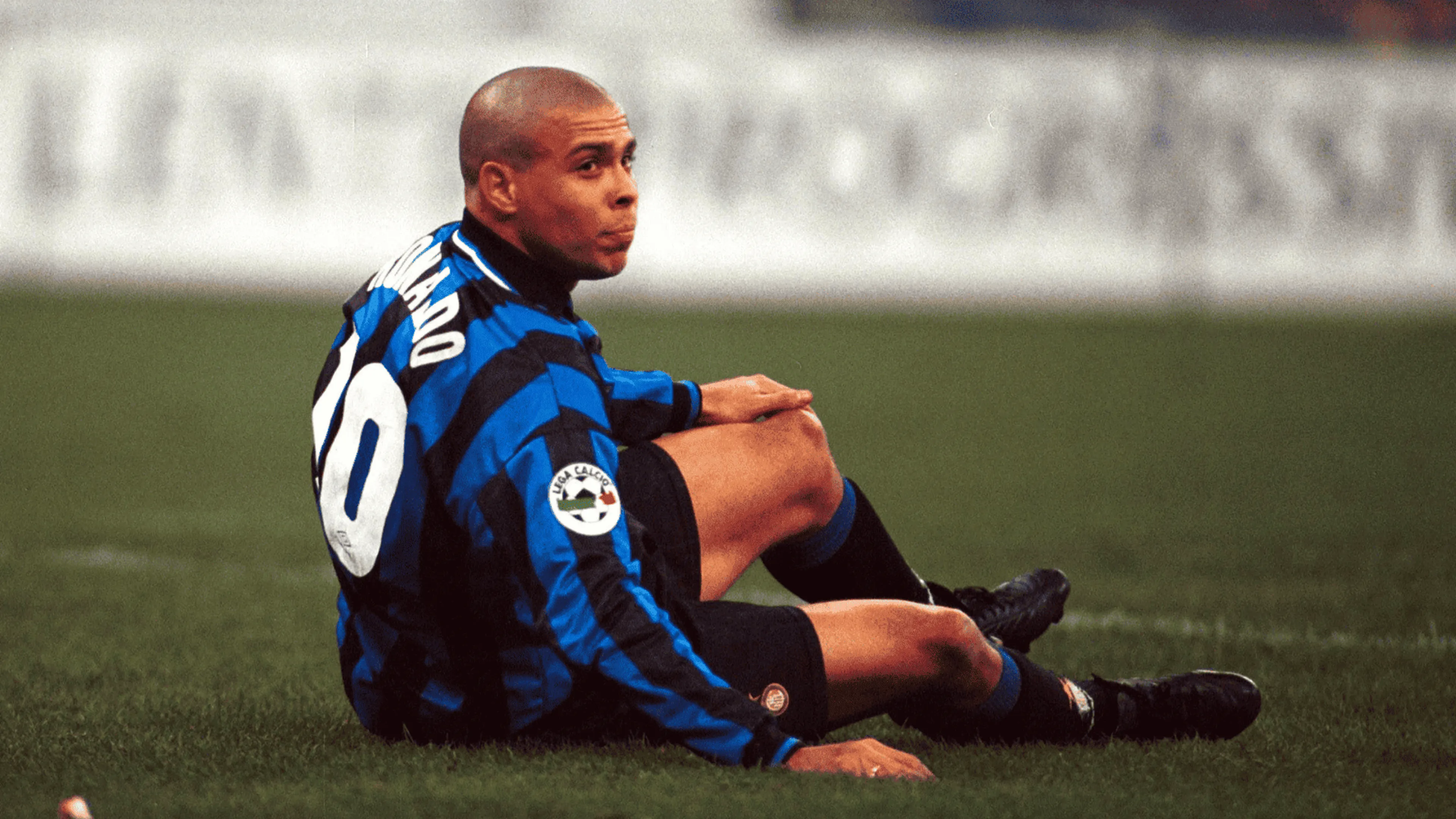 Copertina di AMARCORD | 26 aprile 1998, Juventus-Inter 1-0: la partita del presunto rigore di Iuliano su Ronaldo