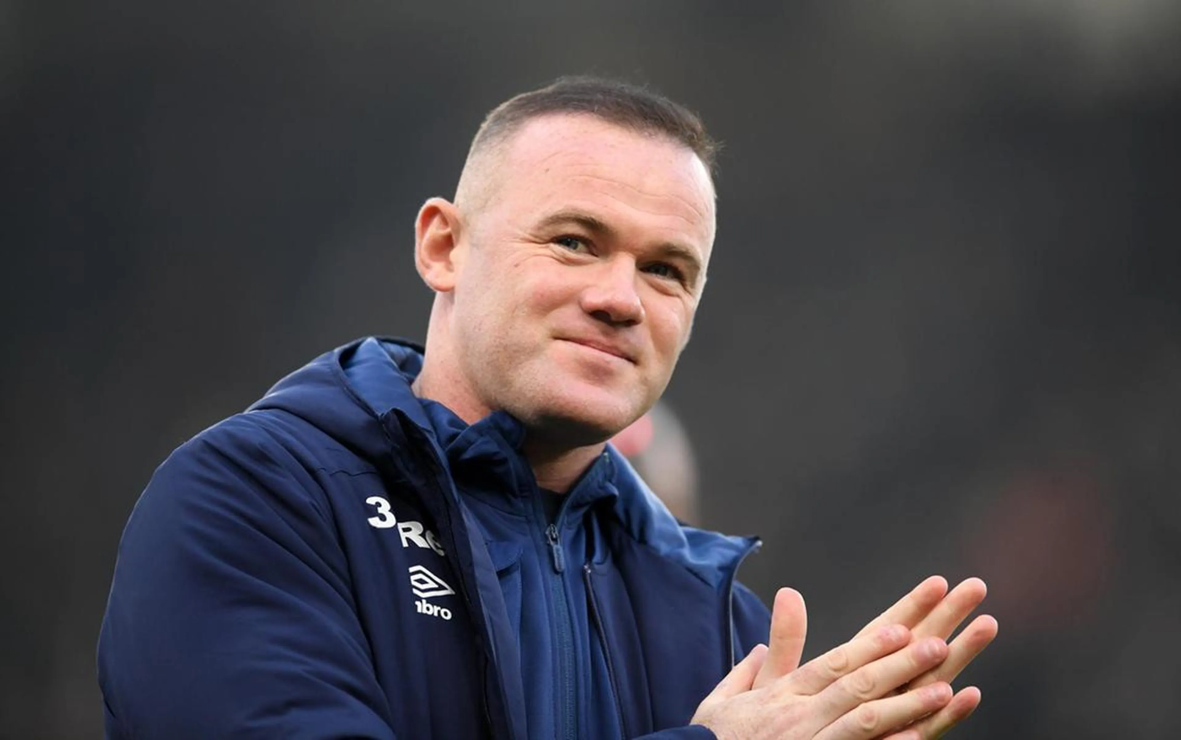Copertina di Rooney si schiera con Maguire: “So bene quanto possa essere difficile”