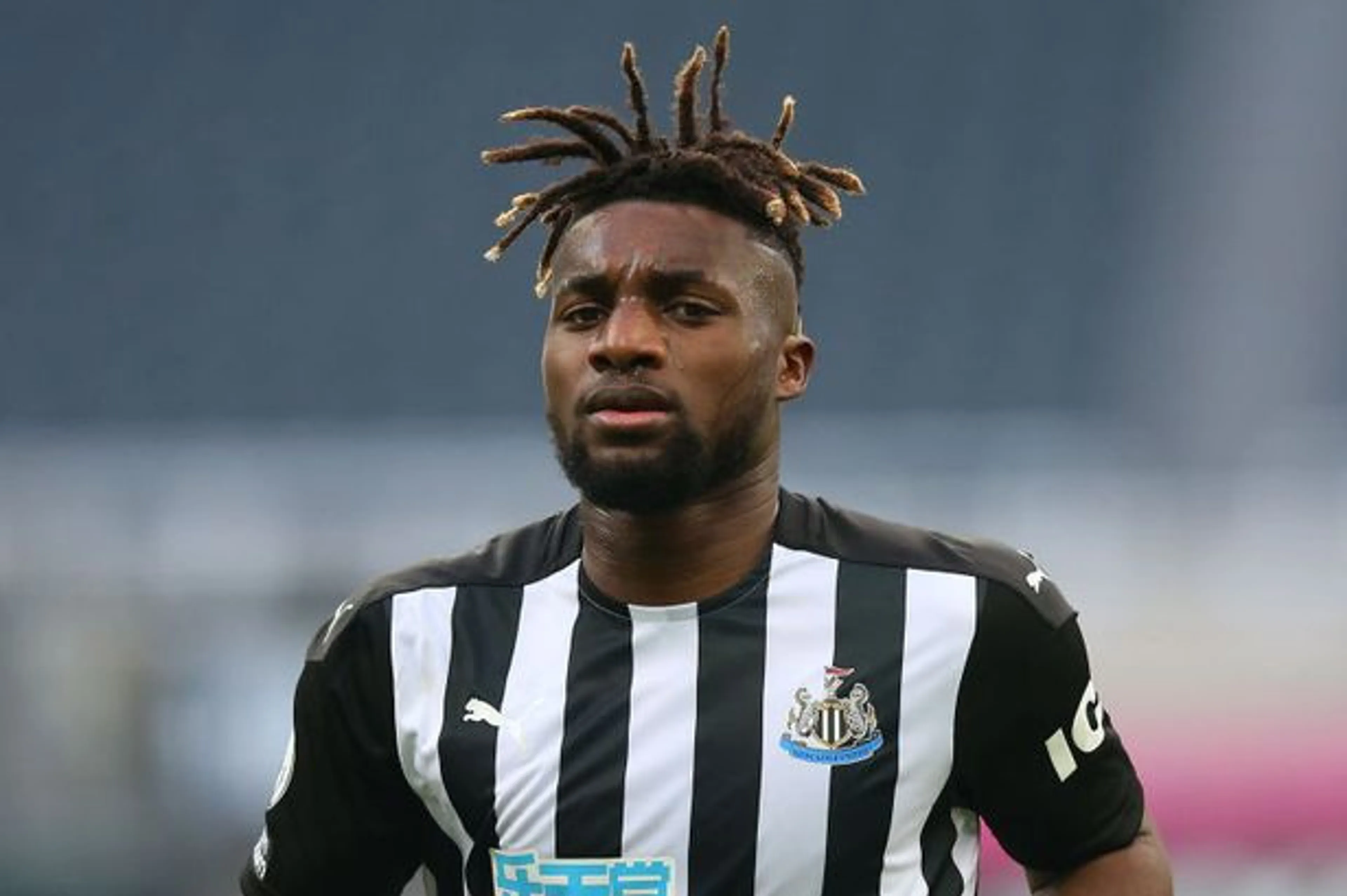 Copertina di Saint-Maximin multato ogni giorno quando arriva all’allenamento del Newcastle