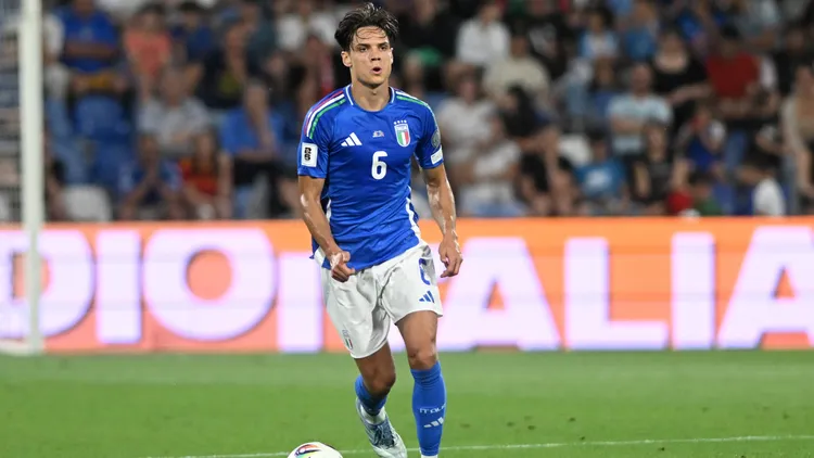 /images/s/a/m/samuele-ricci-italia-qualifying-round-italy-moldova-2-0-azione-action-single-shot-2024-25-qualificazioni-mondiali-2026-italia-moldova-moldavia-2-0jpg_1751356746714.jpg