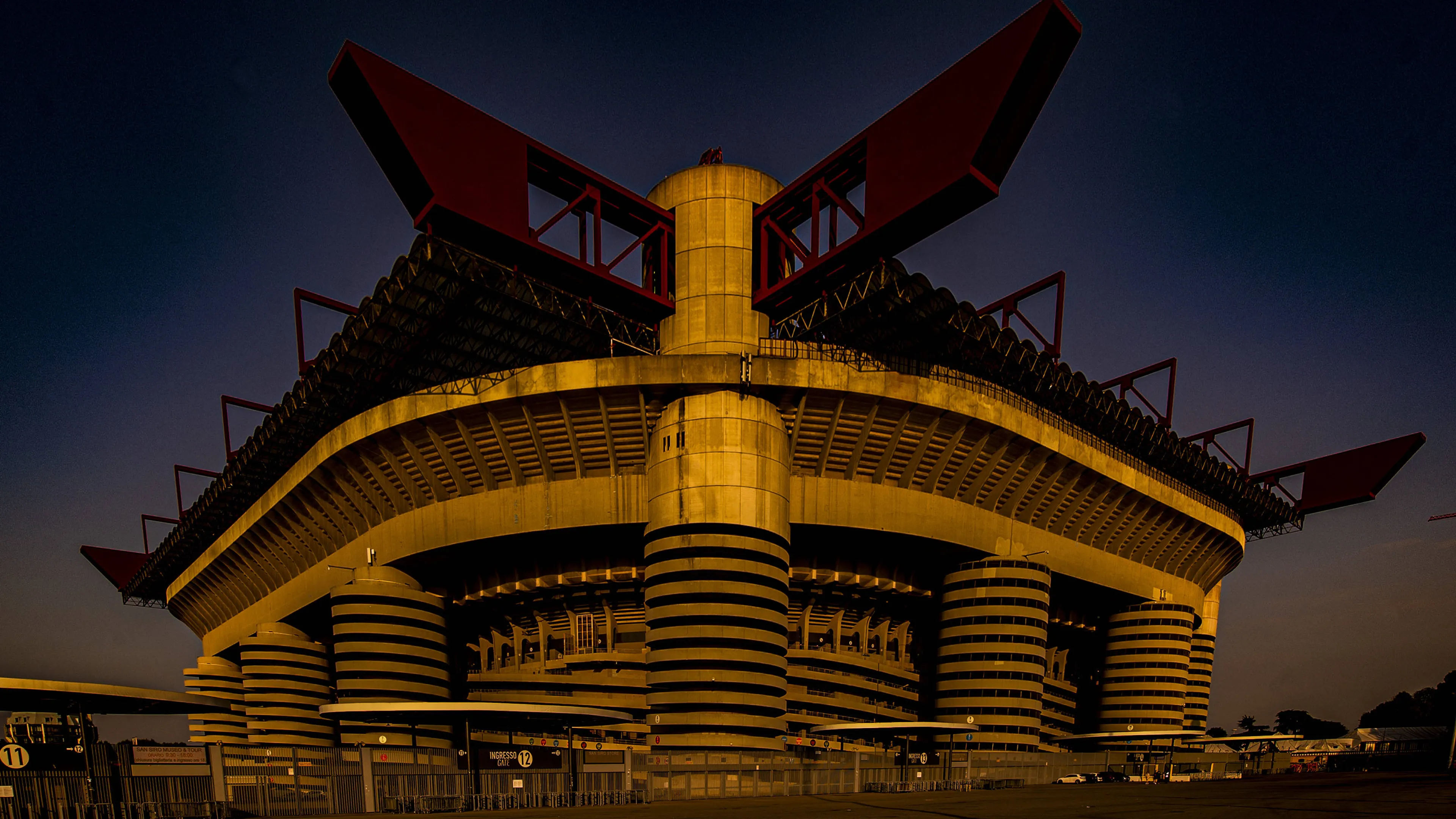 Colpo di scena! "Con me San Siro non verrà demolito"