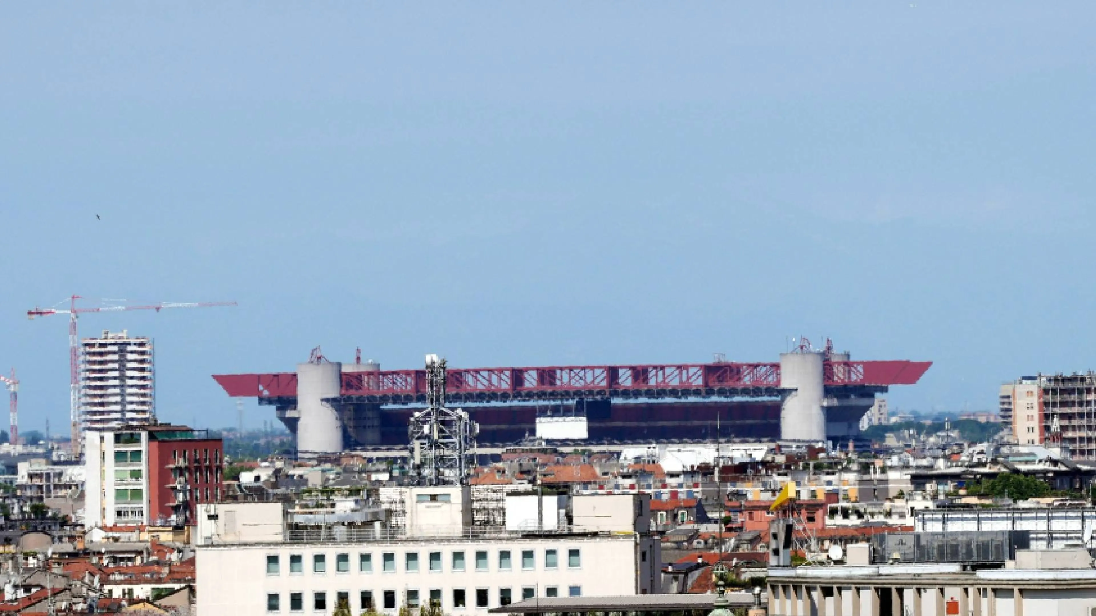 I pm di Milano accusano: "Patto corruttivo sul futuro di San Siro"