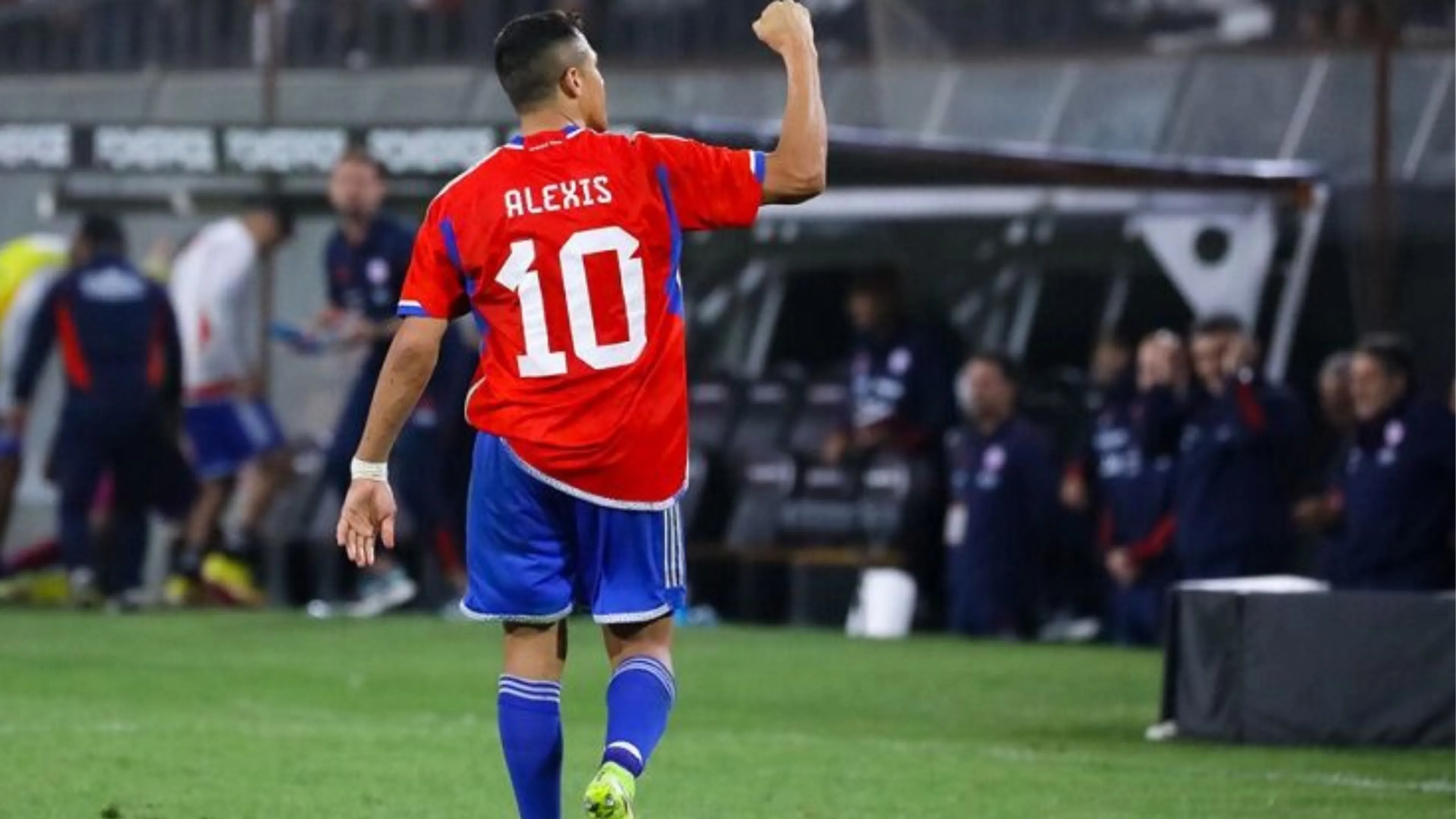 Copertina di Cile, Sanchez stupisce ancora: due gol su calcio d’angolo contro il Paraguay. Il clamoroso retroscena (VIDEO)