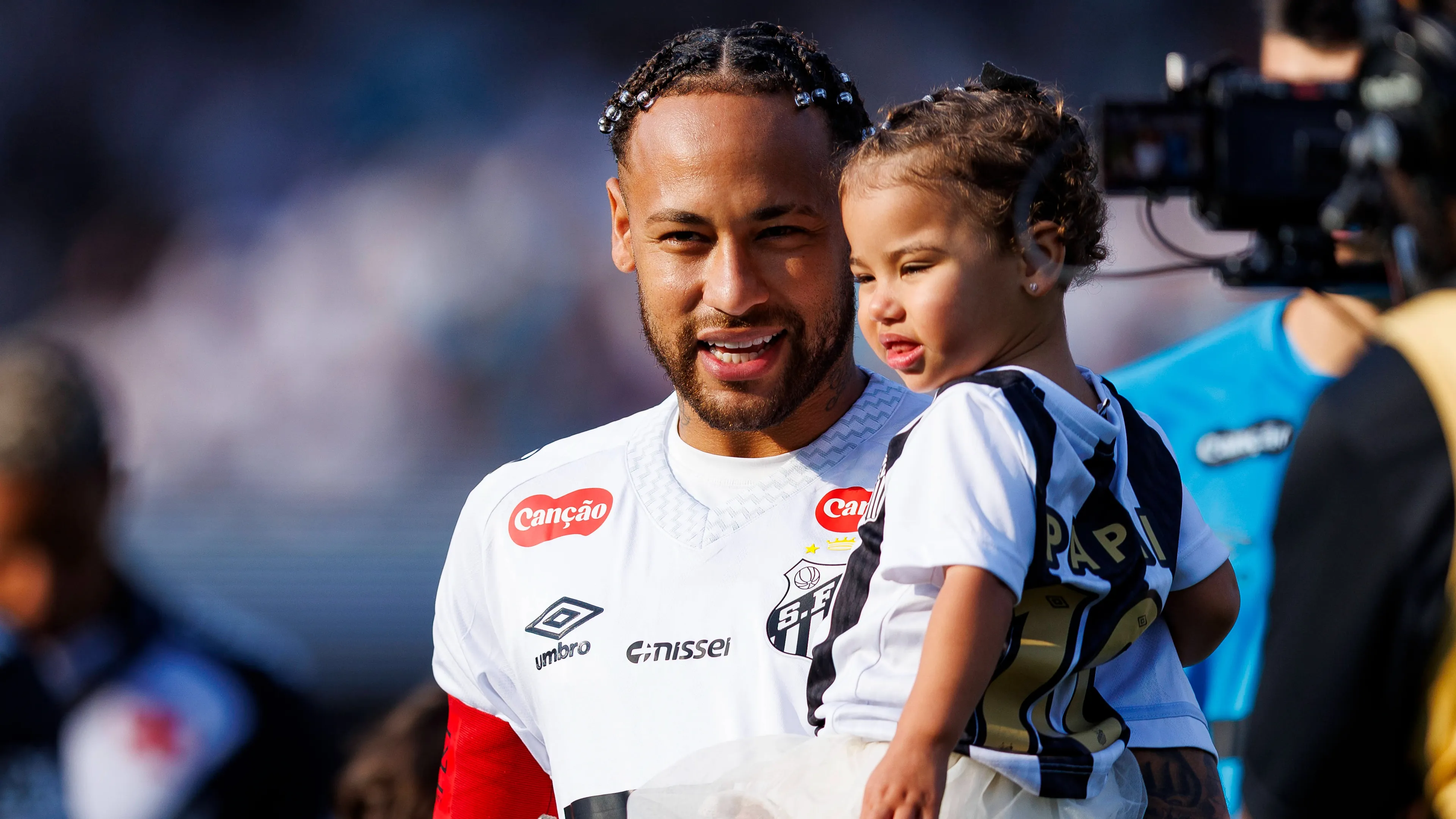 Piove sempre sul bagnato... A Neymar arriva dal nulla un'eredità milionaria inaspettata: la surreale vicenda