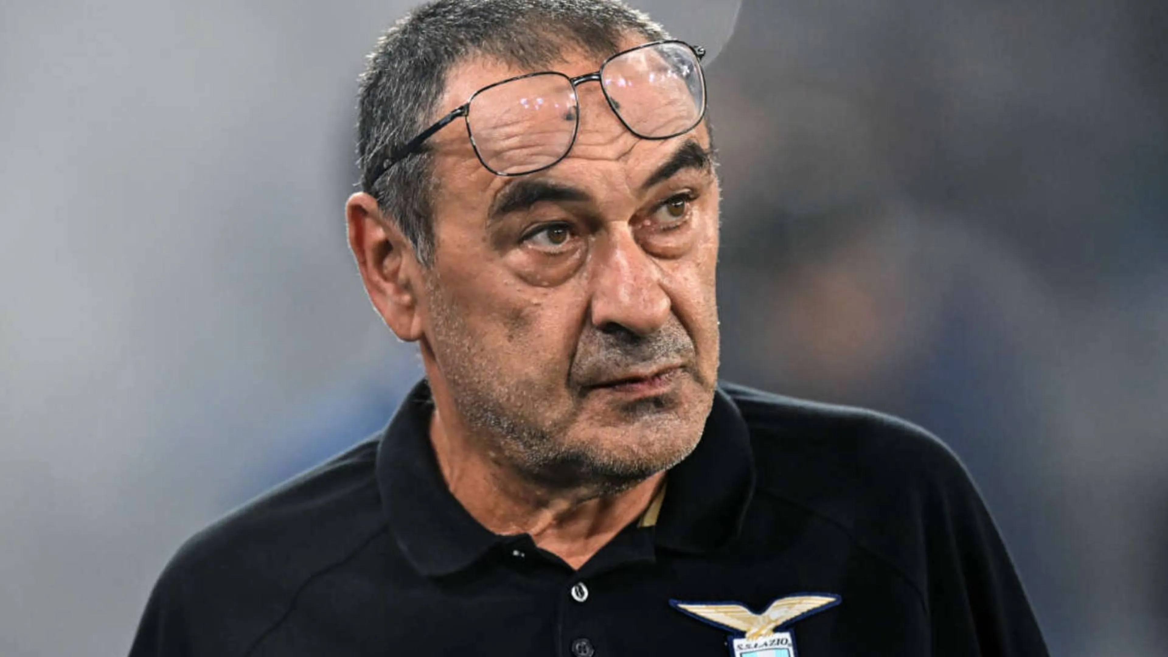 Copertina di Lazio-Feyenoord, Sarri: "Vittoria importante, ma c'è preoccupazione per Luis Alberto e Zaccagni"