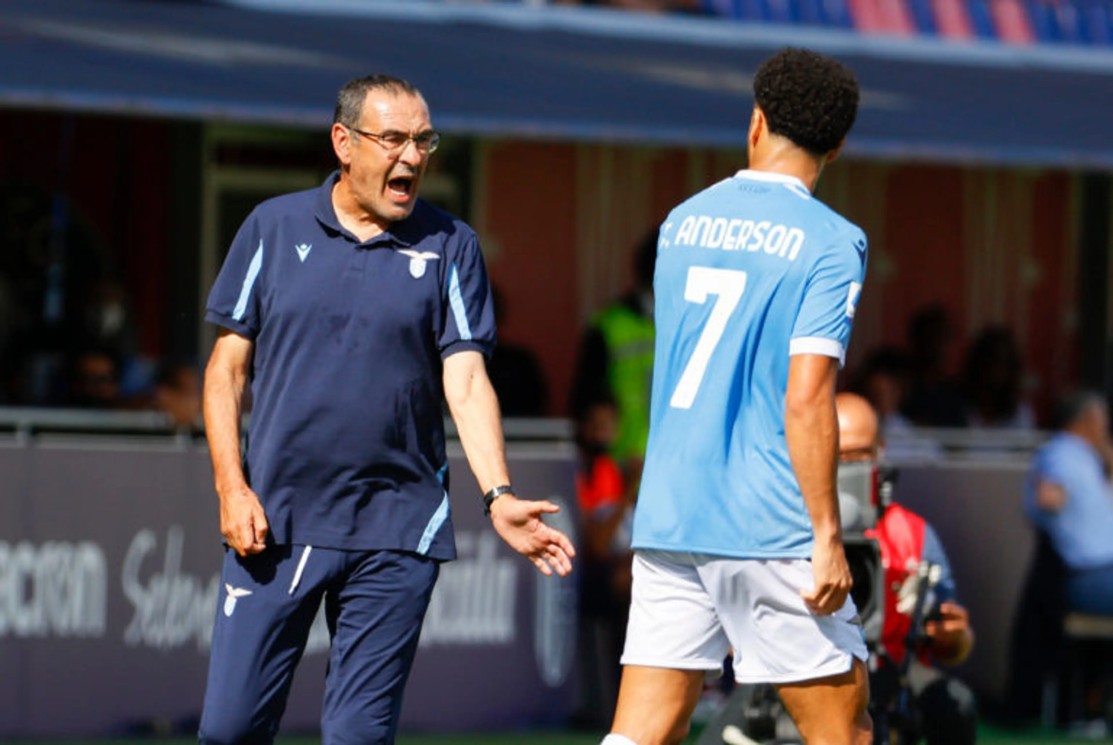 Copertina di Sarri bastona Felipe Anderson: “Se giocasse al 100% non starebbe in Italia ma a volte sembra il guardalinee”