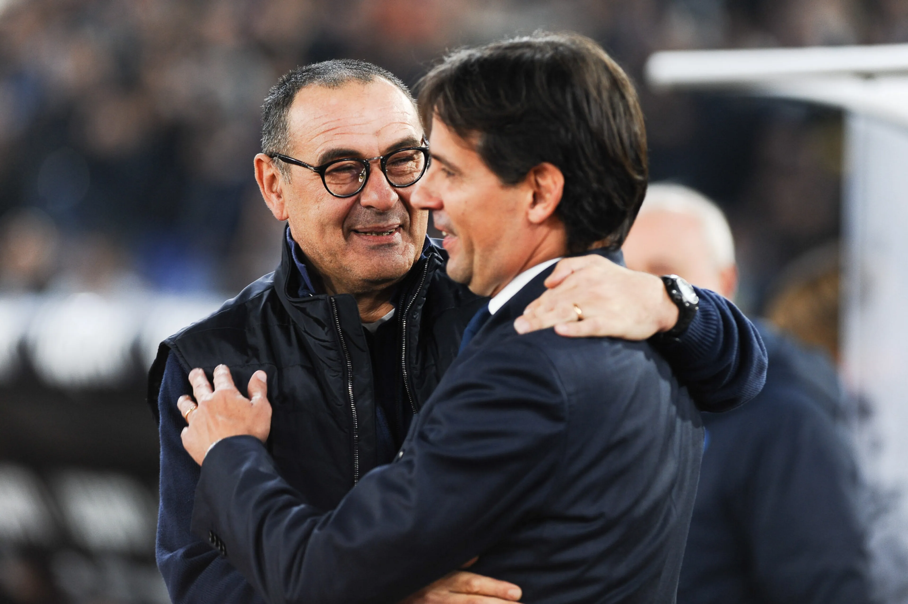Copertina di Sarri bacchetta l’Inter: “Scene da far west tipiche italiane”. Inzaghi ammette: “Abbiamo perso la testa”