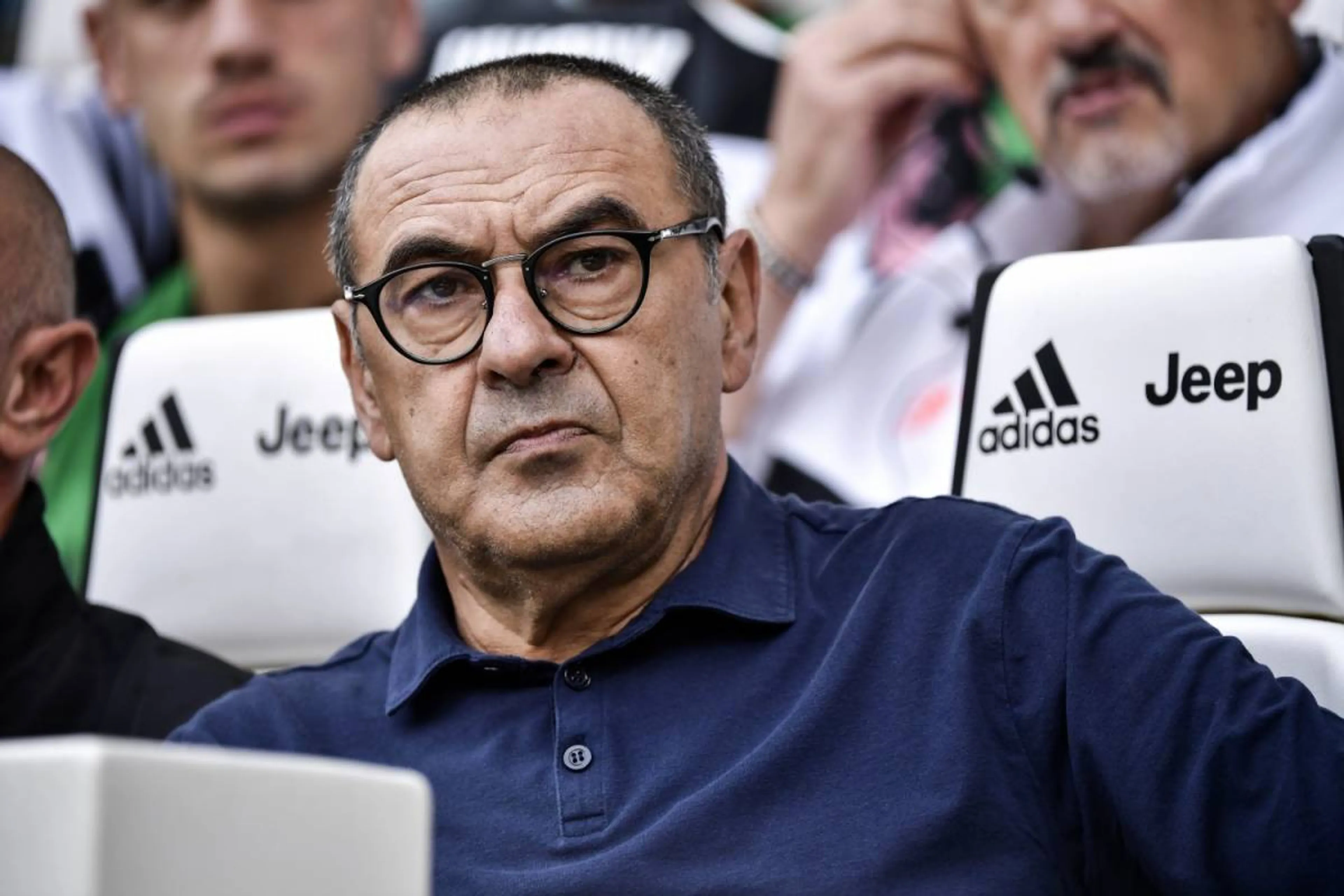 Copertina di Sarri torna sull’esperienza alla Juve: “Avevo chiesto 3 giocatori ma mi hanno costretto a cambiare il mio modo di giocare. Ho sofferto per questo”