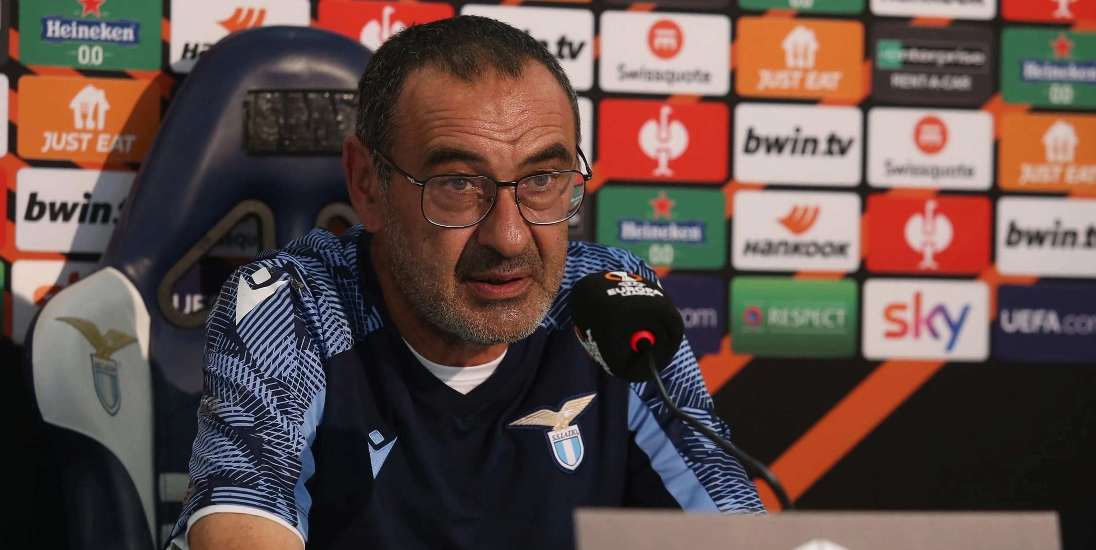 Copertina di Sarri provoca i giornalisti: “Sono preoccupato per voi…”