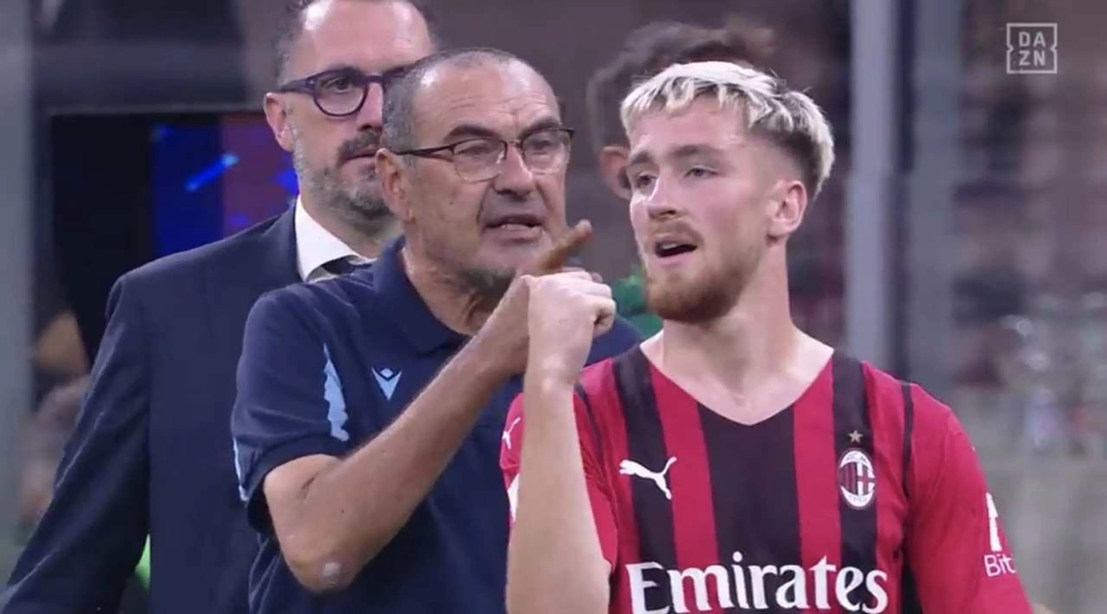 Copertina di Scontro Sarri-Saelemakers: “Devi portare rispetto”. Ibrahimovic interviene