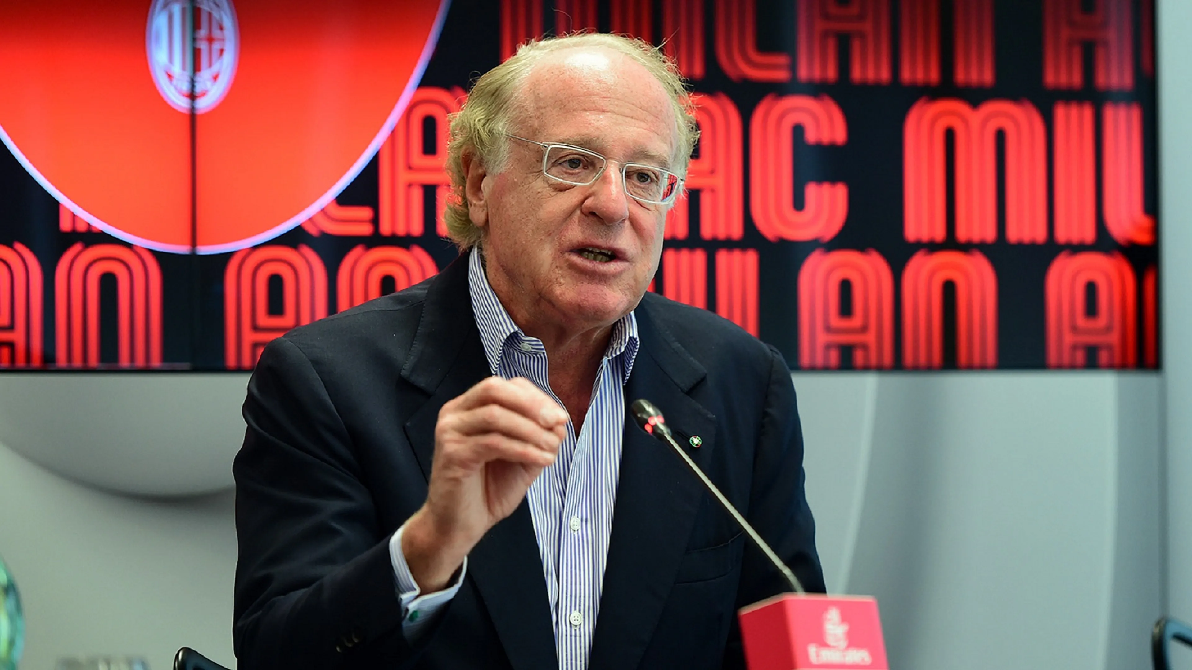 Copertina di Scaroni provoca l'Inter: "Non conosco altri club di Milano"