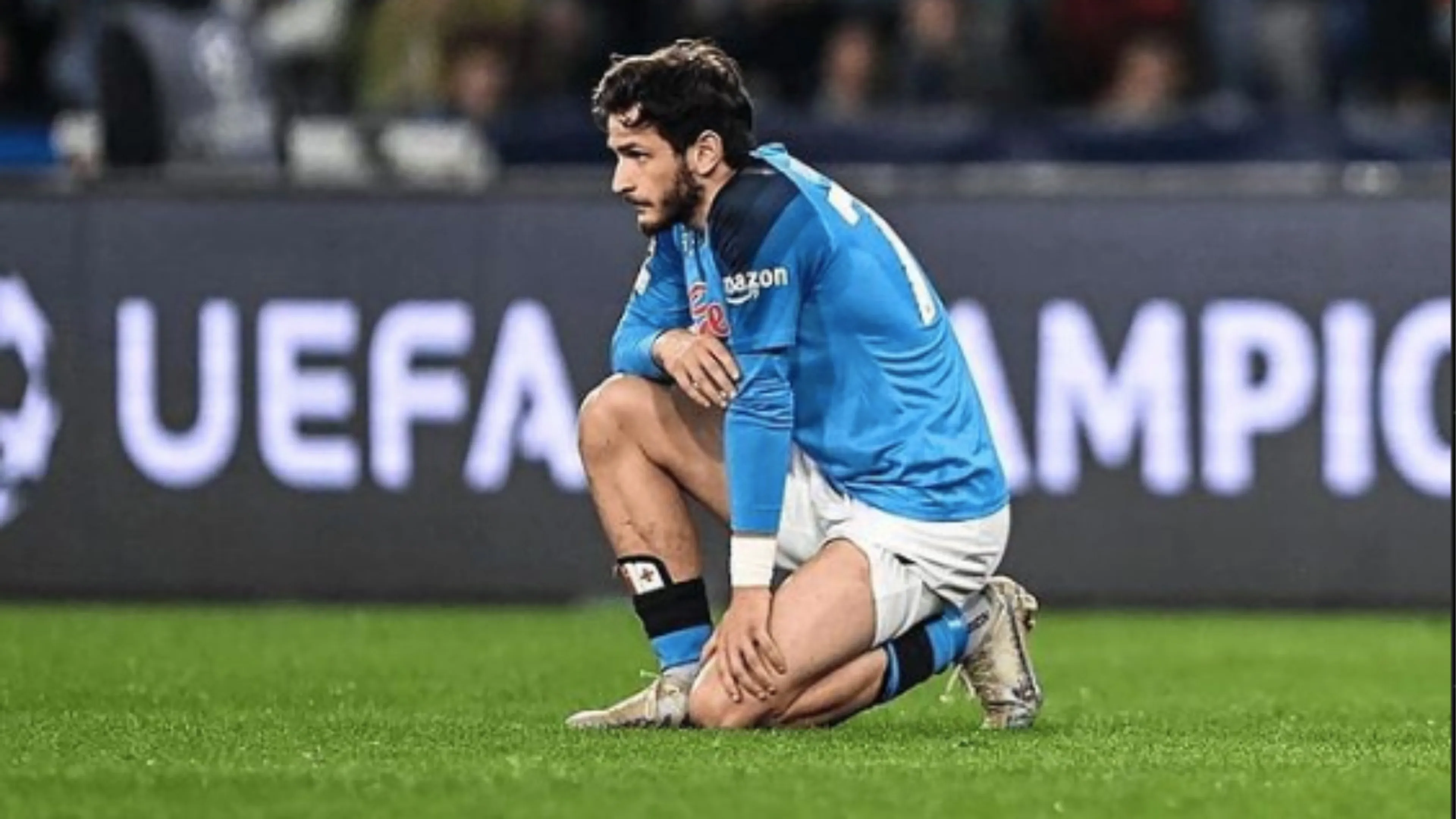 Copertina di Kvaratskhelia scrive una lettera a cuore aperto ai tifosi del Napoli dopo il rigore sbagliato