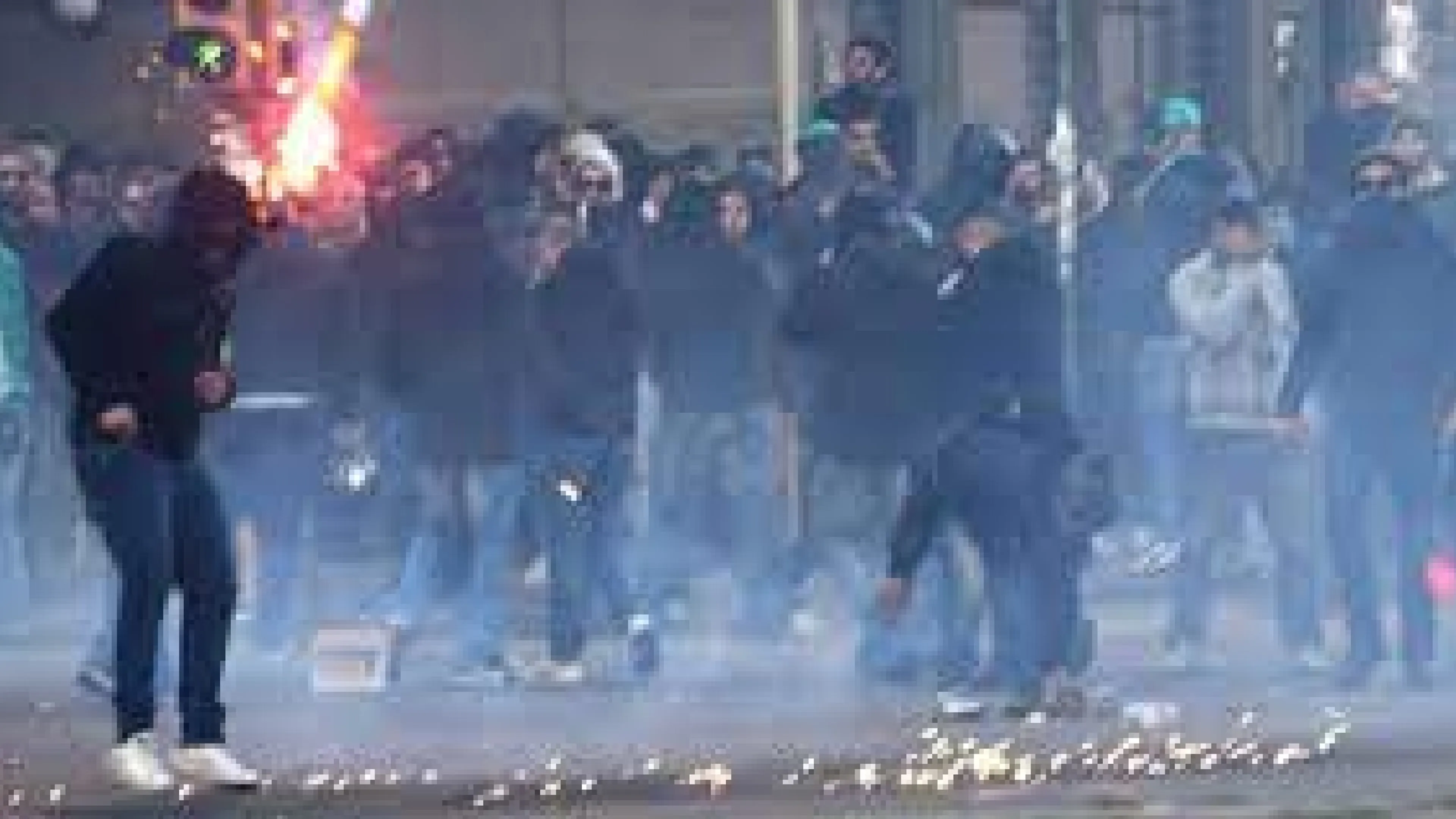 Copertina di Tensioni, scontri e fumogeni: caos prima di Verona-Napoli. Emessi 36 Daspo