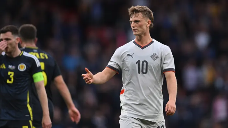 /images/s/c/o/scotland-v-iceland-international-friendly-lnderspiel-nationalmannschaft-albert-gudmundsson-of-iceland-plays-during-an-international-friendly-match-between-scotland-and-iceland-at-hampden-park-in-glasgow-scotland-on-june-6-2025-glasgow-united-kingdom-copyright-xalexxnicodimx-originalfilenamenicodim-scotland250606nphqrjpgjpg_1750685377908.jpg