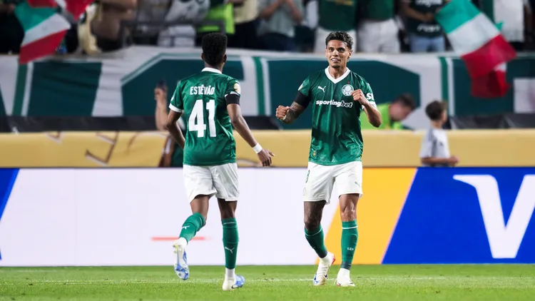 /images/s/e/-/se-palmeiras-v-chelsea-fc-fifa-club-world-cup-estevao-willian-of-se-palmeiras-celebrates-with-richard-rios-of-se-palmeiras-after-scoring-a-goal-during-the-fifa-club-world-cup-quarter-final-football-match-between-se-palmeiras-and-chelsea-fc-philadelphia-united-states-copyright-xnicoloxcampoxjpg_1752748788048.jpg