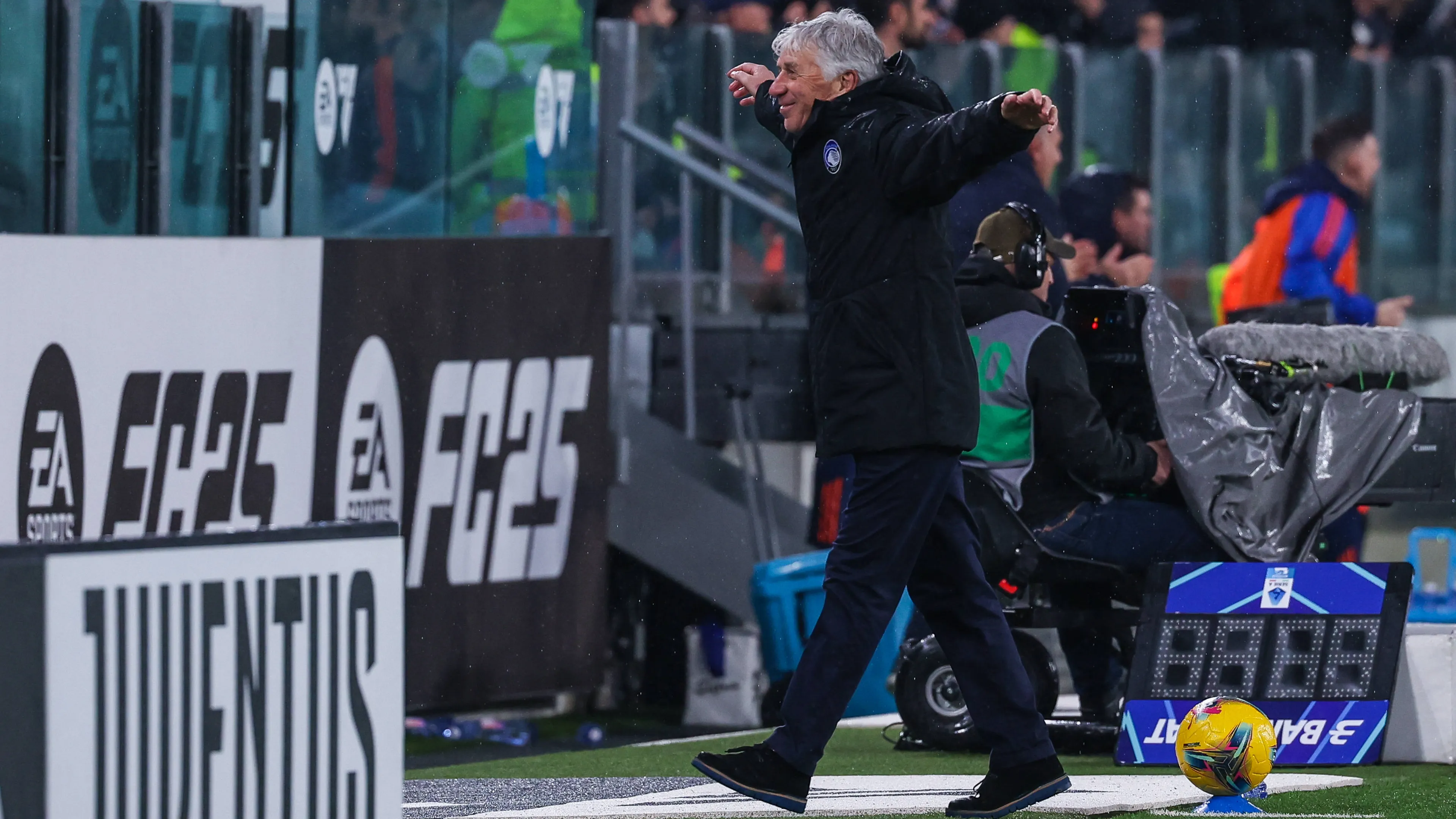 Copertina di Serie A 2024 25 Juventus FC Vs Atalanta BC in Turin Italy 09 Mar 2025 Gian Piero Gasperini Head Coach of Atalanta BC celebrates during Serie A 2024 25 football match between Juventus FC and Atalanta BC at Allianz Stadium Final Score Juventus FC 0 4 Atalanta BC Turin Italy Copyright xFabrizioxCarabellix xSOPAxImagesx 20250309R3FC0580 GianPieroGasperini