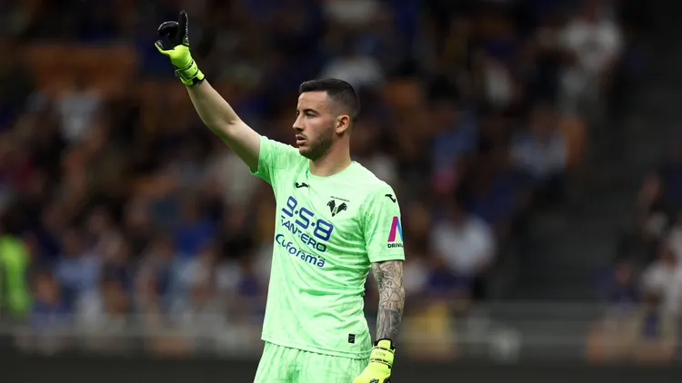 /images/s/e/r/serie-a-fc-internazionale-hellas-verona-lorenzo-montipo-of-hellas-verona-fc-gestures-during-the-serie-a-match-beetween-fc-internazionale-and-hellas-verona-at-stadio-giuseppe-meazza-on-may-3-2025-in-milan-italy-milano-stadio-giuseppe-meazza-italy-copyright-xmarcoxcanonieroxjpg_1752927984084.jpg