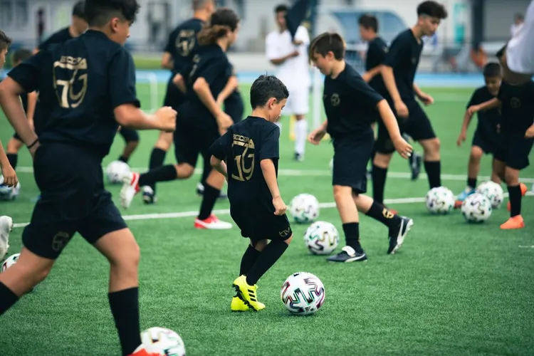 /images/s/g/s/sgsoccersummercamp-69-1-scaled-1.jpg