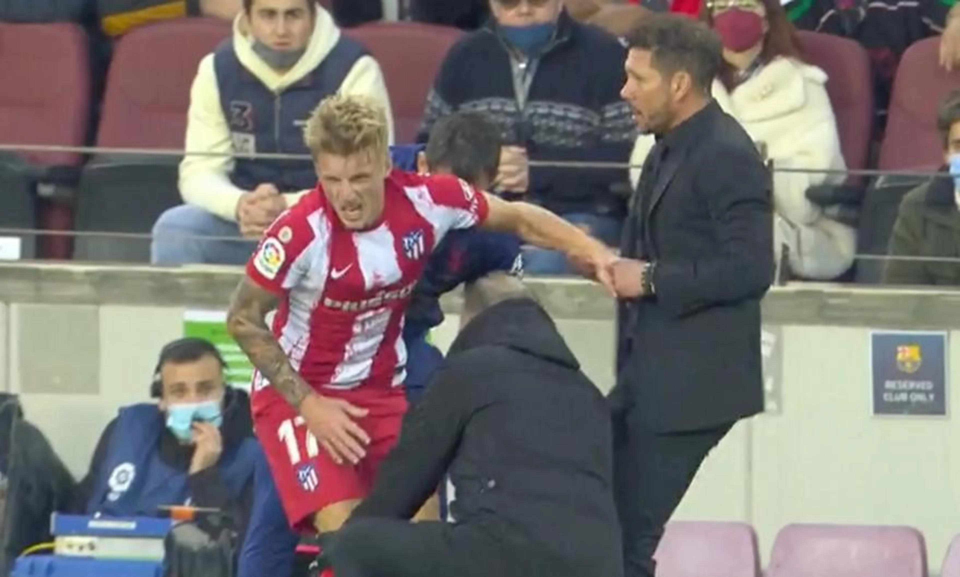 Copertina di Critiche per Simeone, Wass si infortuna ma l’allenatore lo costringe a rimanere in campo