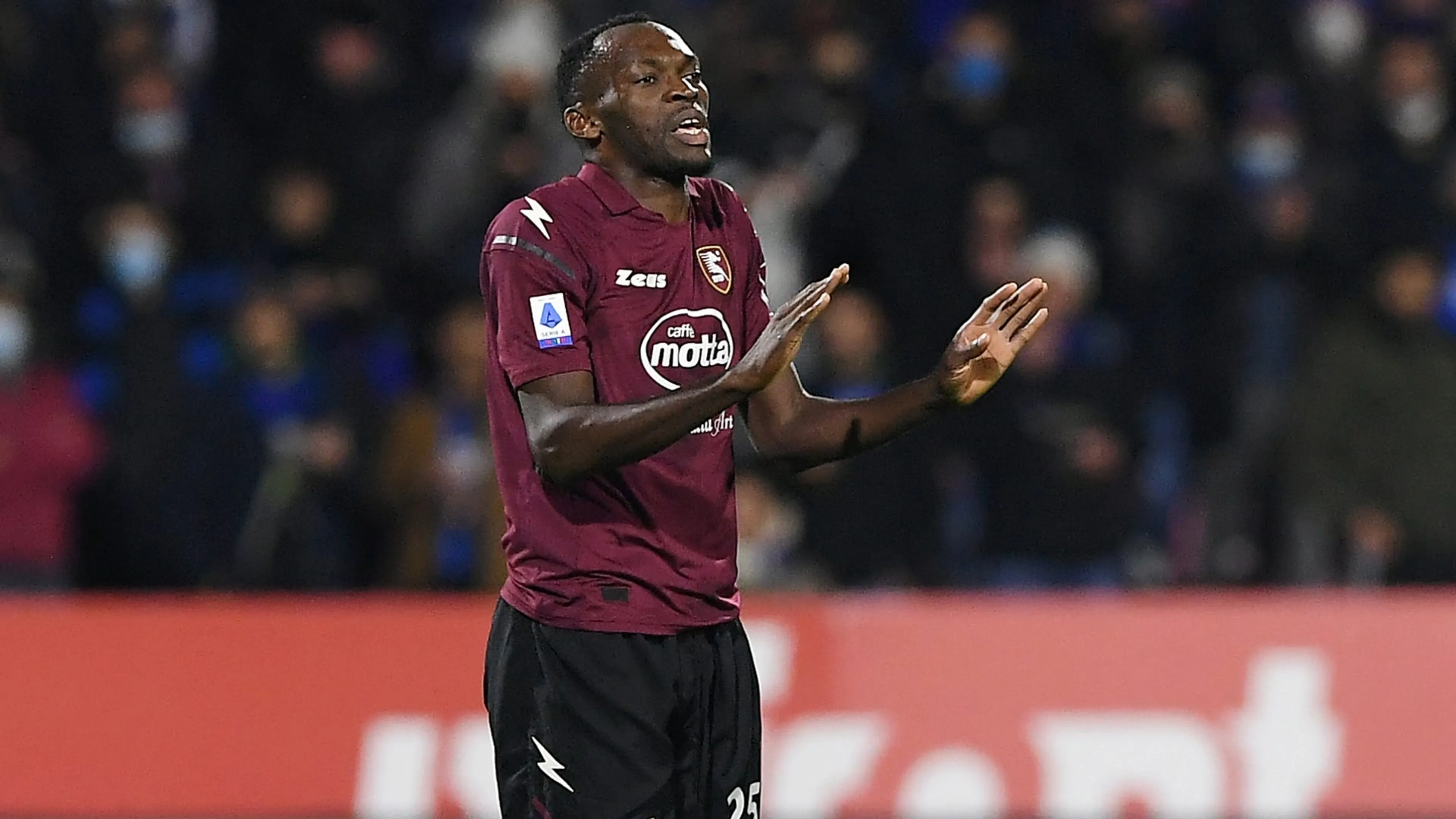 Simy di nuovo in gruppo con la Salernitana: era fuori rosa dall'estate