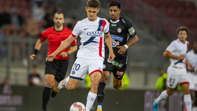 /images/s/o/c/soccer-sturm-vs-psg-test-match-klagenfurtaustria07aug24-soccer-admiral-bundesliga-ligue-1-sk-sturm-graz-vs-paris-saint-germain-test-match-image-shows-gabriel-moscardo-psg-gepaxpictures-xmatthiasxtrinkljpg_1752172116062.jpg