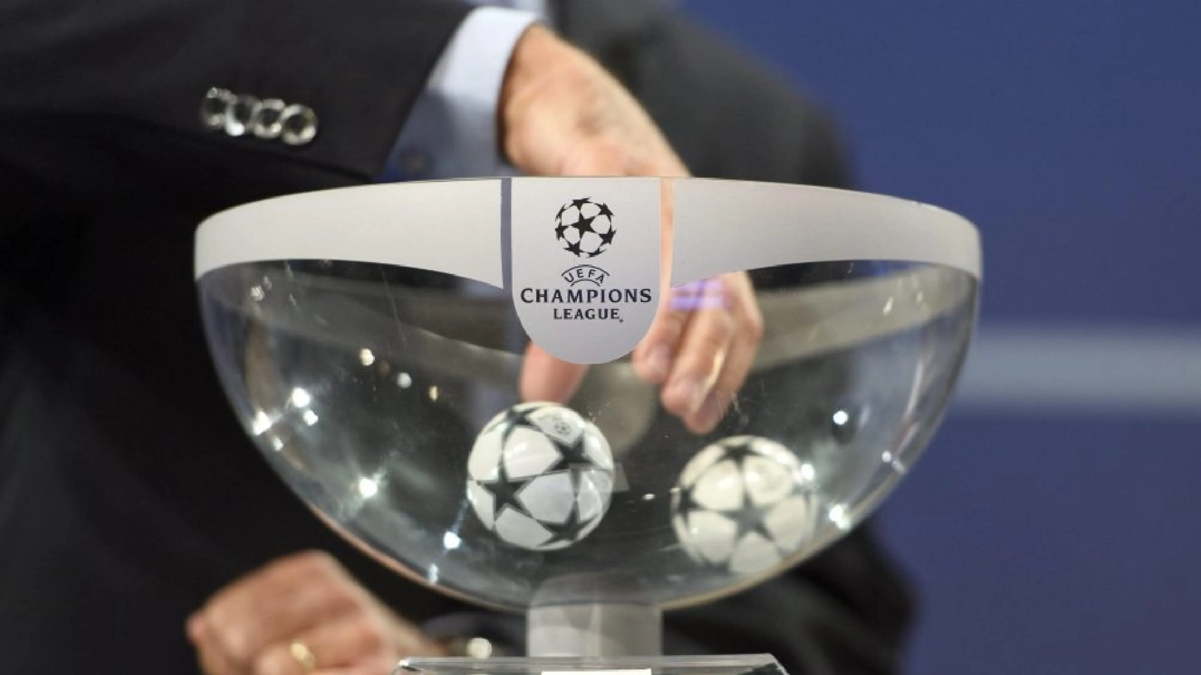 Copertina di Domani il sorteggio della nuova Champions: come funziona e cosa cambia rispetto a prima