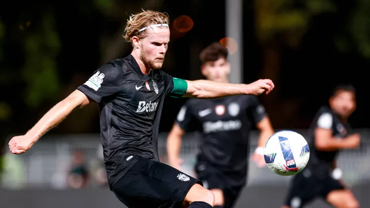 /images/s/p/o/sporting-cp-v-villarreal-cf-cinco-violinos-trophy-morten-hjulmand-midfielder-of-sporting-cp-participates-in-the-pre-season-friendly-match-cinco-violinos-trophy-between-sporting-cp-and-villarreal-cf-at-estadio-nacional-do-jamor-in-lisbon-portugal-on-july-25-2025-lisbon-lisboa-portugal-copyright-xvalterxgouveiax-originalfilenamegouveia-250725ci250725npwdgjpgjpg_1753900824202.jpg