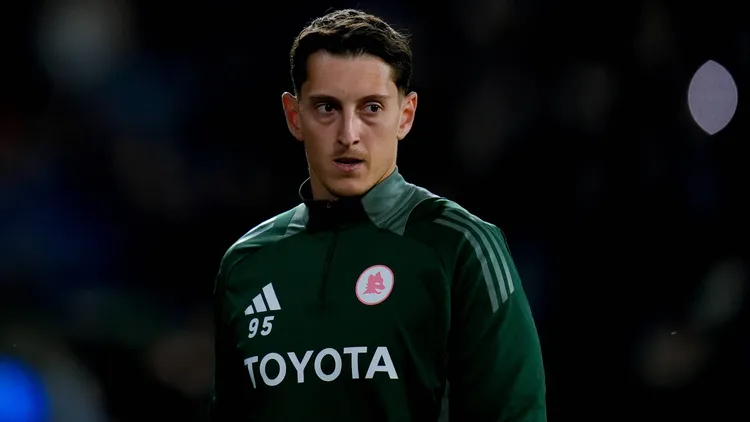 /images/s/s/-/ss-lazio-v-as-roma-serie-a-enilive-pierluigi-gollini-of-as-roma-looks-on-during-the-serie-a-enilive-match-between-ss-lazio-and-as-roma-at-stadio-olimpico-on-april-13-2025-in-rome-italy-rome-stadio-olimpico-rome-italy-copyright-xgiuseppexmaffiax-seriealazio-roma130425bru1602jpg_1752323602571.jpg