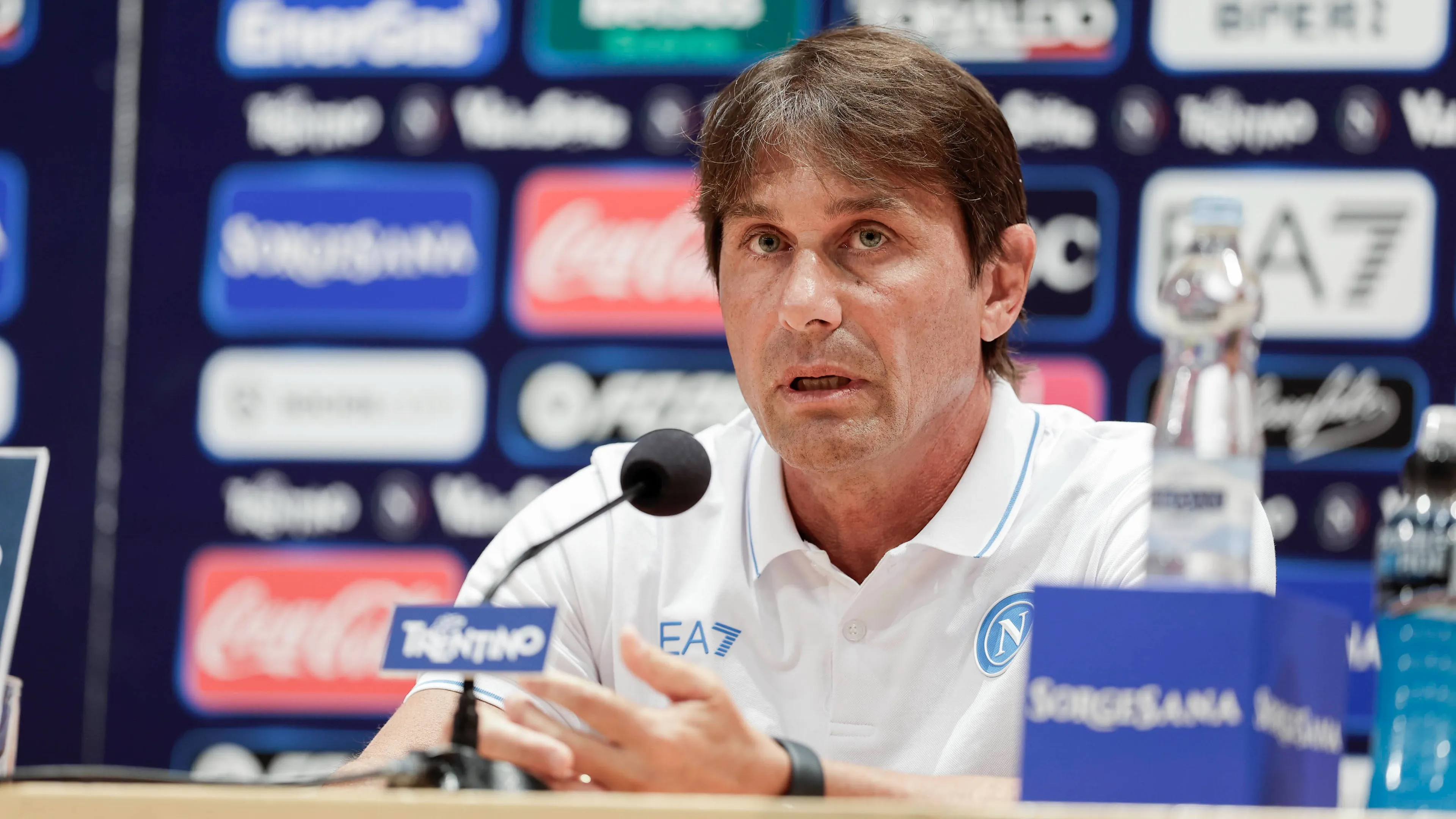 Napoli, Conte: "Siamo favoriti ma non scordiamoci il flop di 2 anni fa. Champions? Gli altri spendono 100 mln ad acquisto!"
