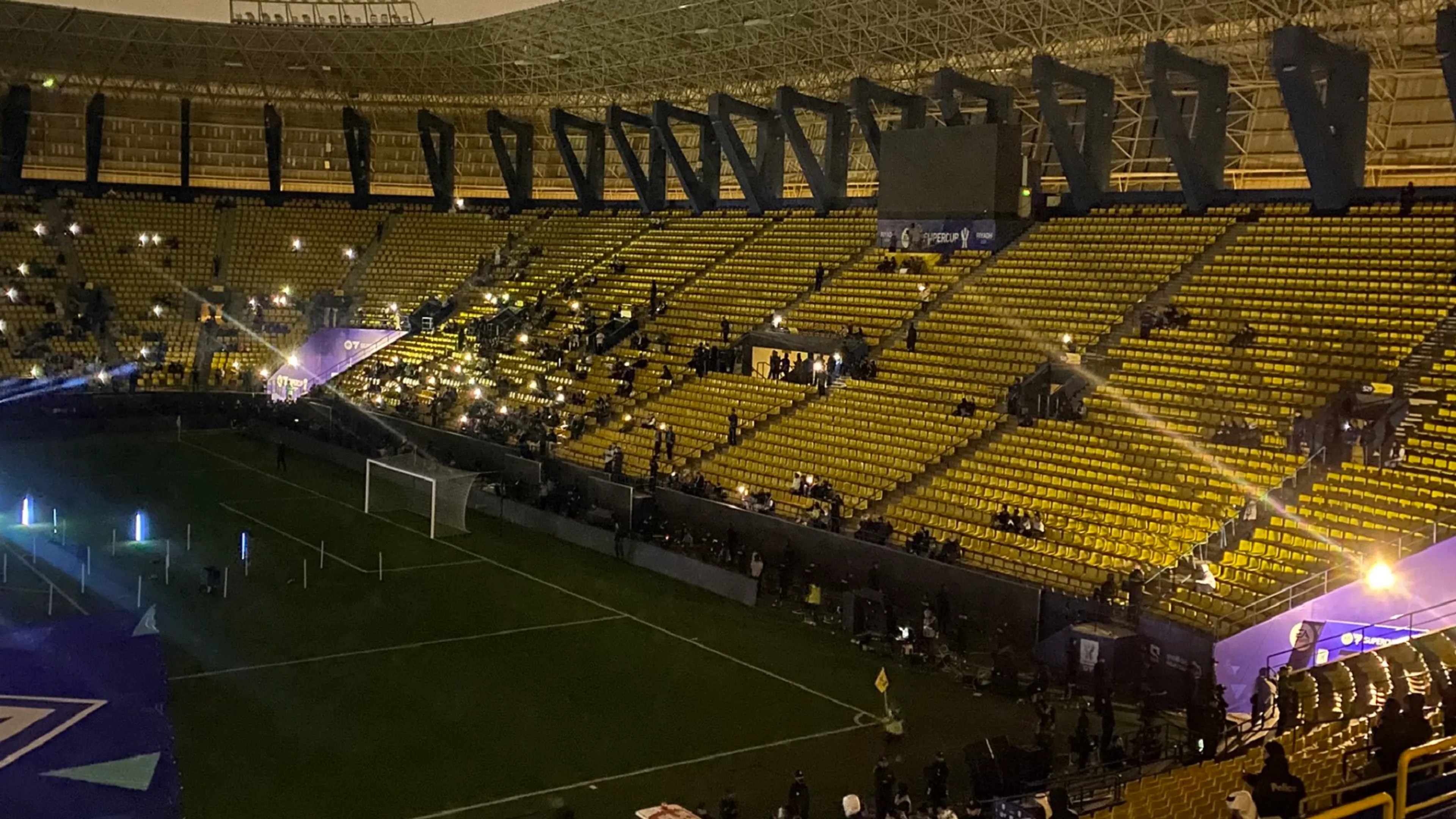 Copertina di Napoli-Fiorentina, che flop sugli spalti. Lo stadio è vuoto (FOTO)