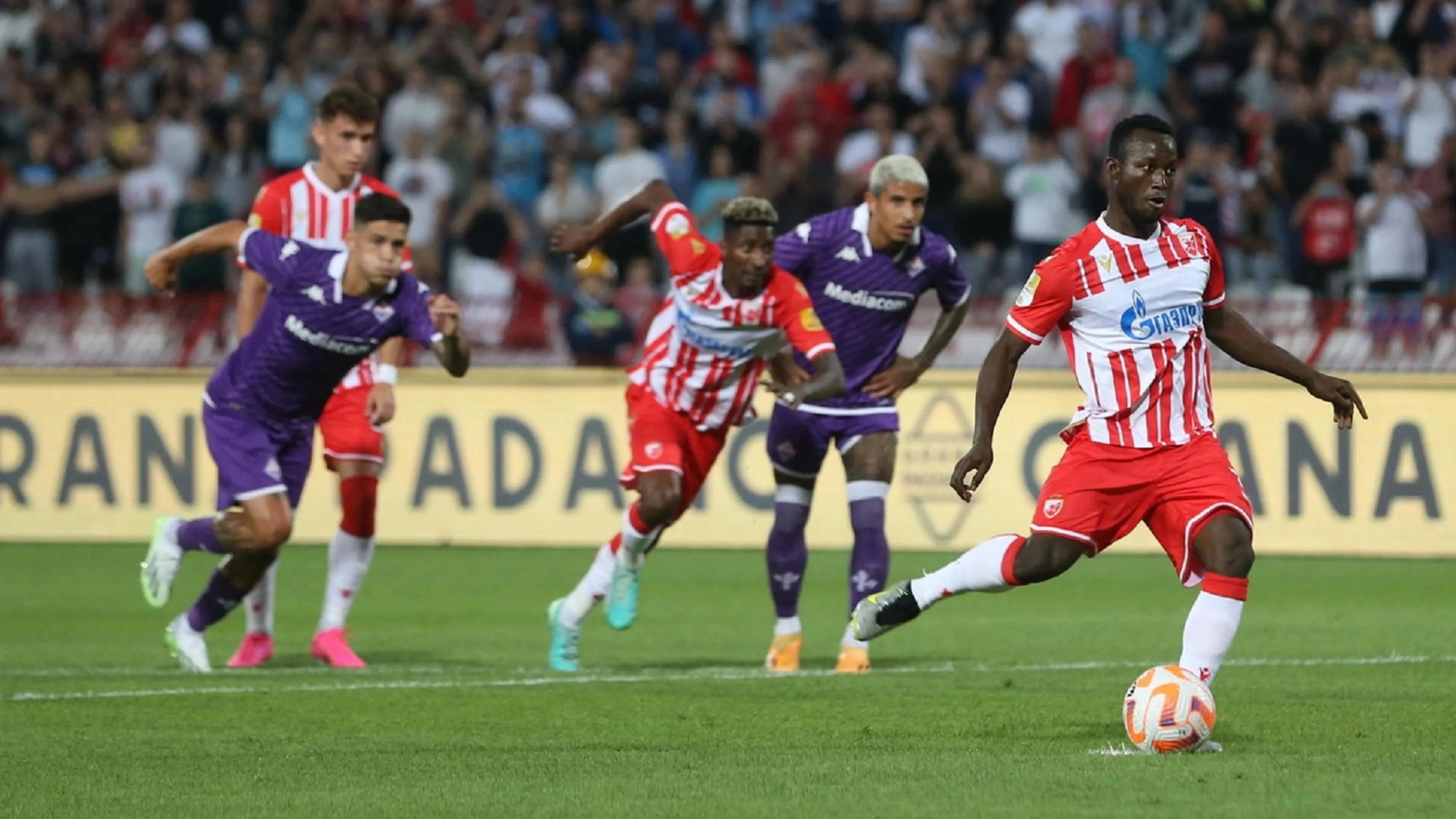 Copertina di Fiorentina umiliata due volte: dalla Stella Rossa e da Pancev. Che bordata dell'ex Inter