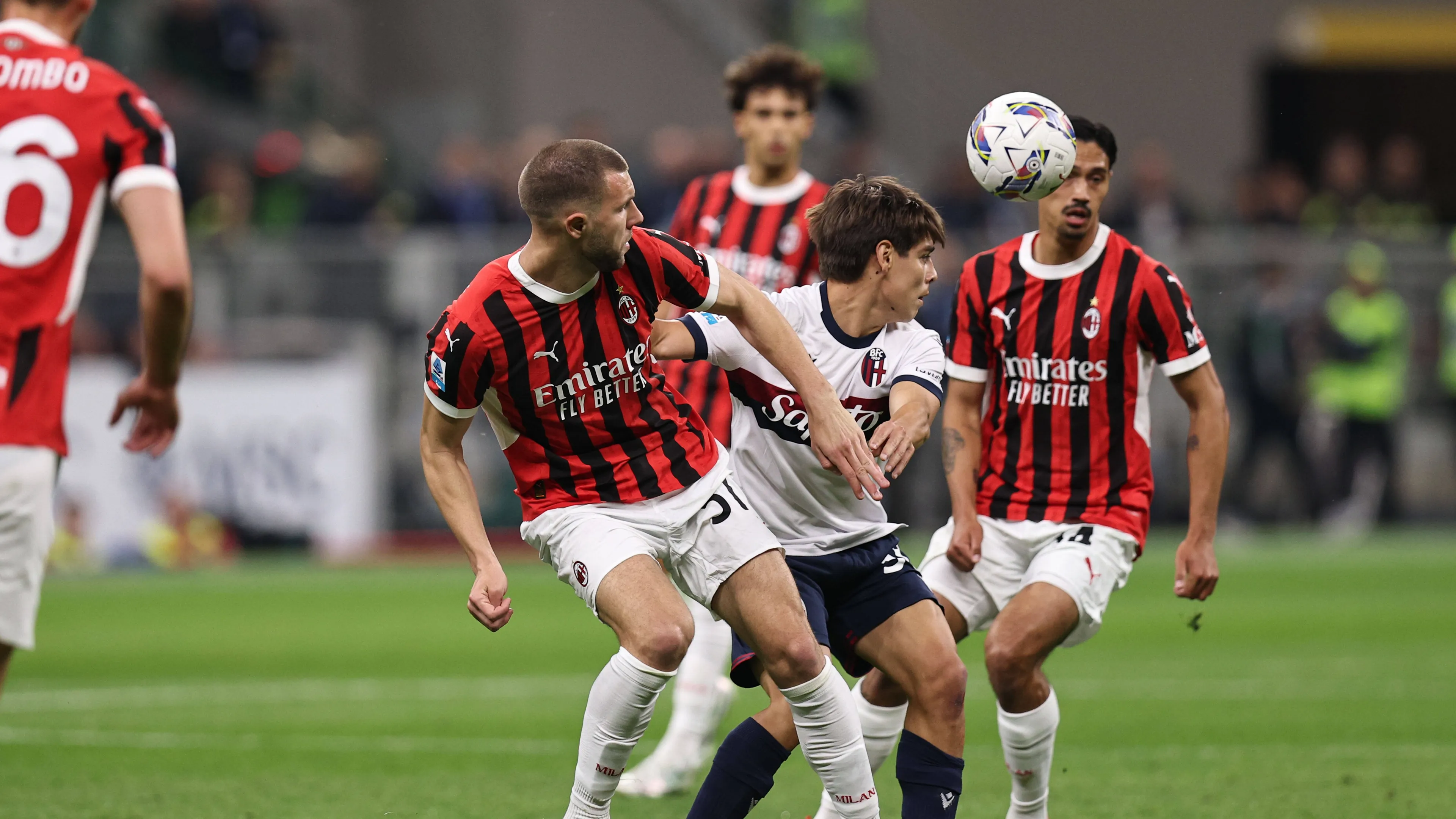 Copertina di Strahinja Pavlovic Milan Benja Dominguez Bologna Tijjani Reijnders Milan during the Italian Serie A match between Milan 3 1 Bologna at Giuseppe Meazza Stadium on May 9 2025 in Bologna Italy Noxthirdxpartyxsales 290122228