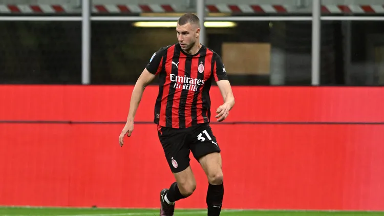 /images/s/t/r/strahinja-pavlovic-serie-a-2024-25-milan-monza-2-0-milan-new-shirt-2025-26-azione-action-single-shot-serie-a-2024-25-milan-monza-2-0-milan-maglia-nuova-2025-26jpg_1749469827237.jpg