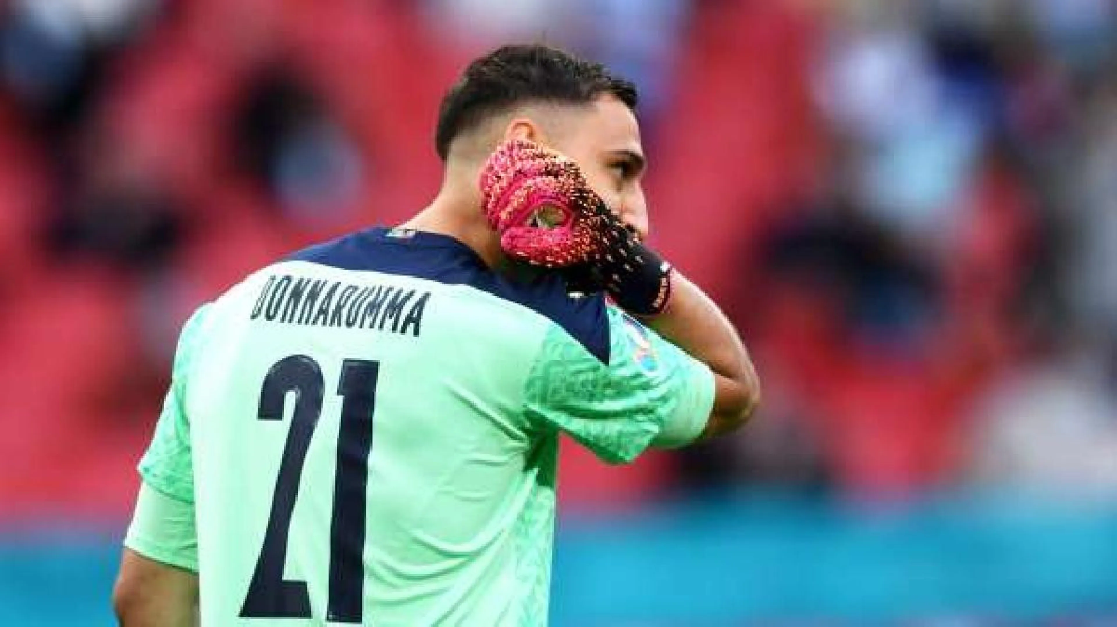 Copertina di Il “benvenuto” dei tifosi del Milan a Donnarumma non è proprio quello che Gigio si augurava…