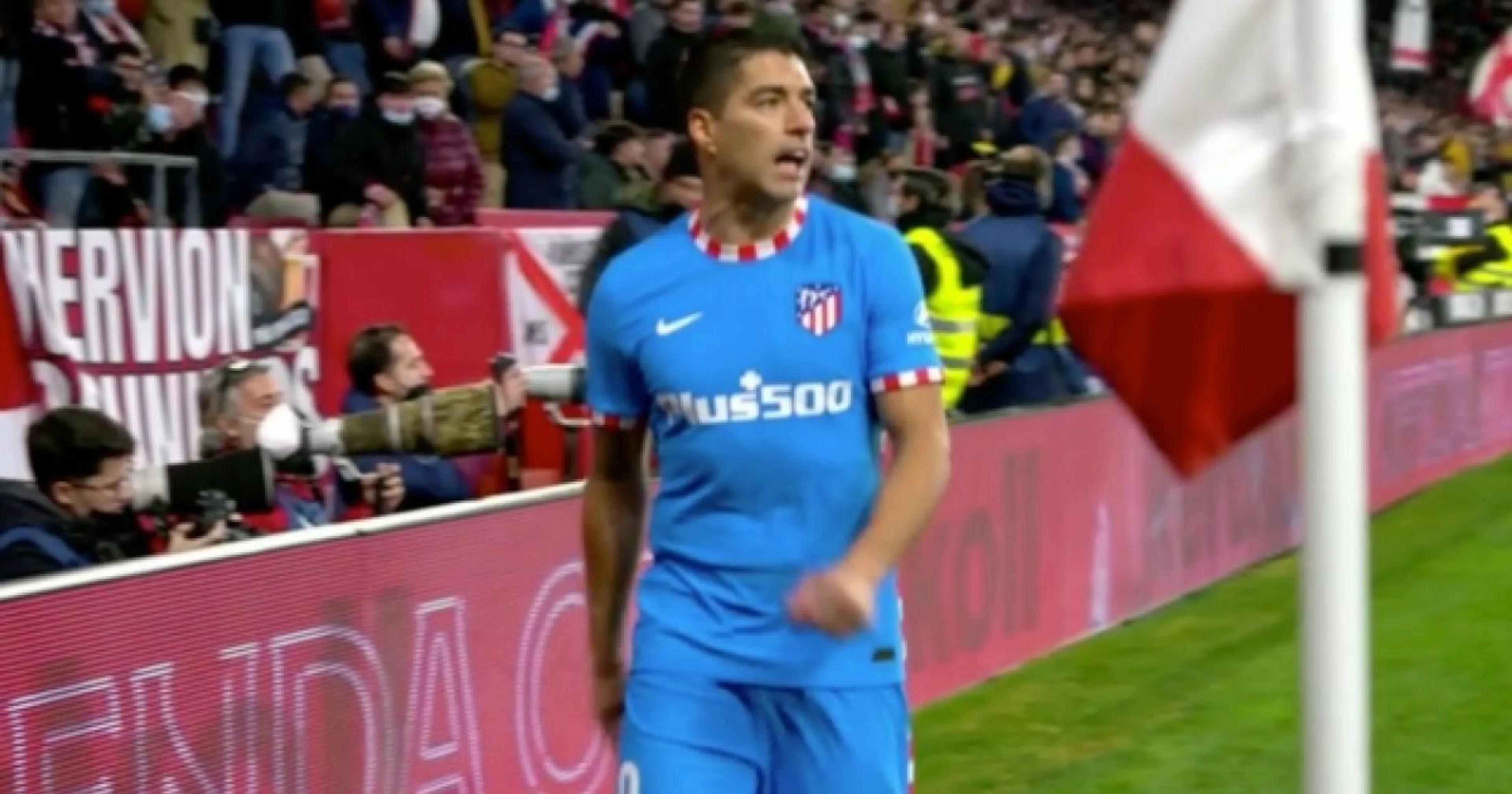 Copertina di Atletico Madrid, Luis Suarez viene sostituito ma non la prende bene: “Str***o di m***a”